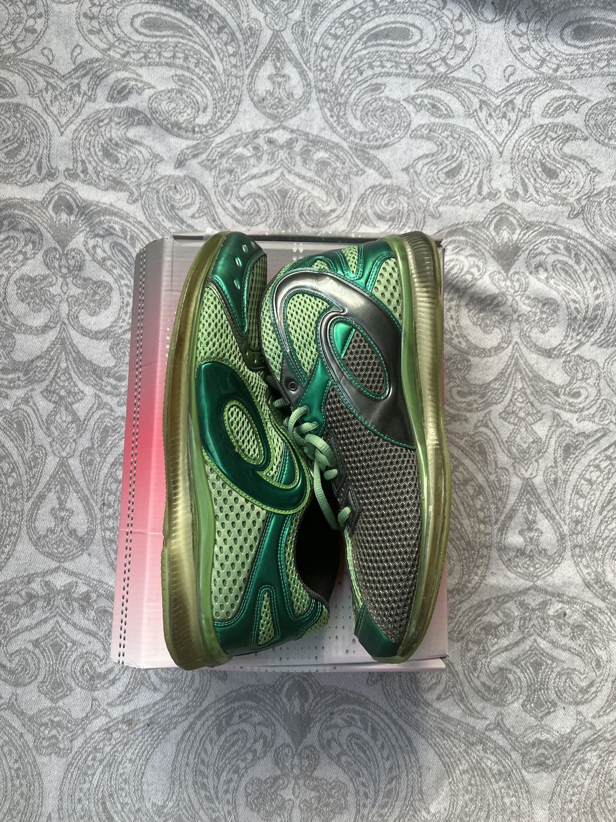 Balenciaga Runners size 41 (US Men’s 8) White Pink Grey