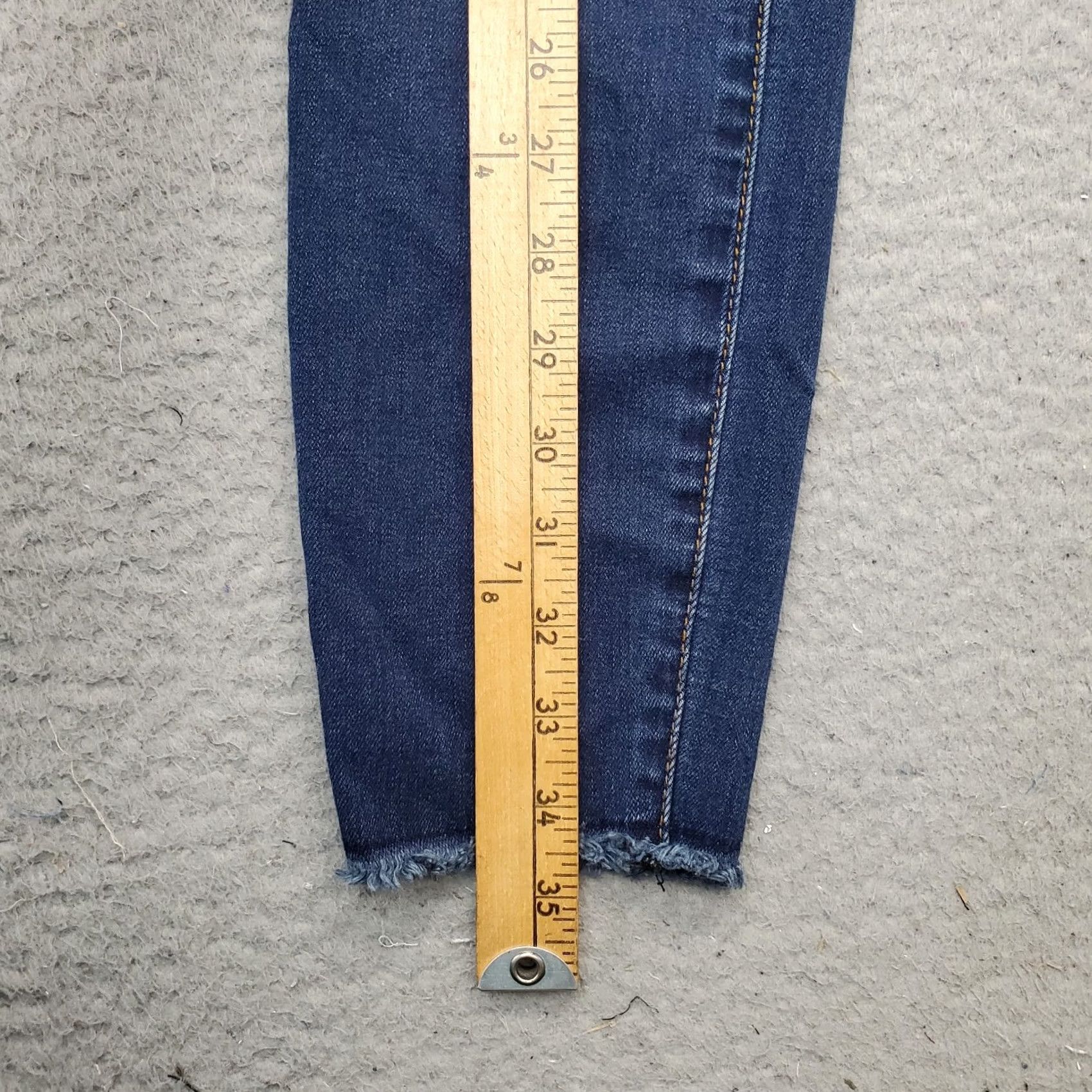 Vintage KUT from the Kloth Skinny Jeans Womens 8 Blue Denim Whiskered Frayed Hem Size 30" / US 8 / IT 44 - 4 Thumbnail