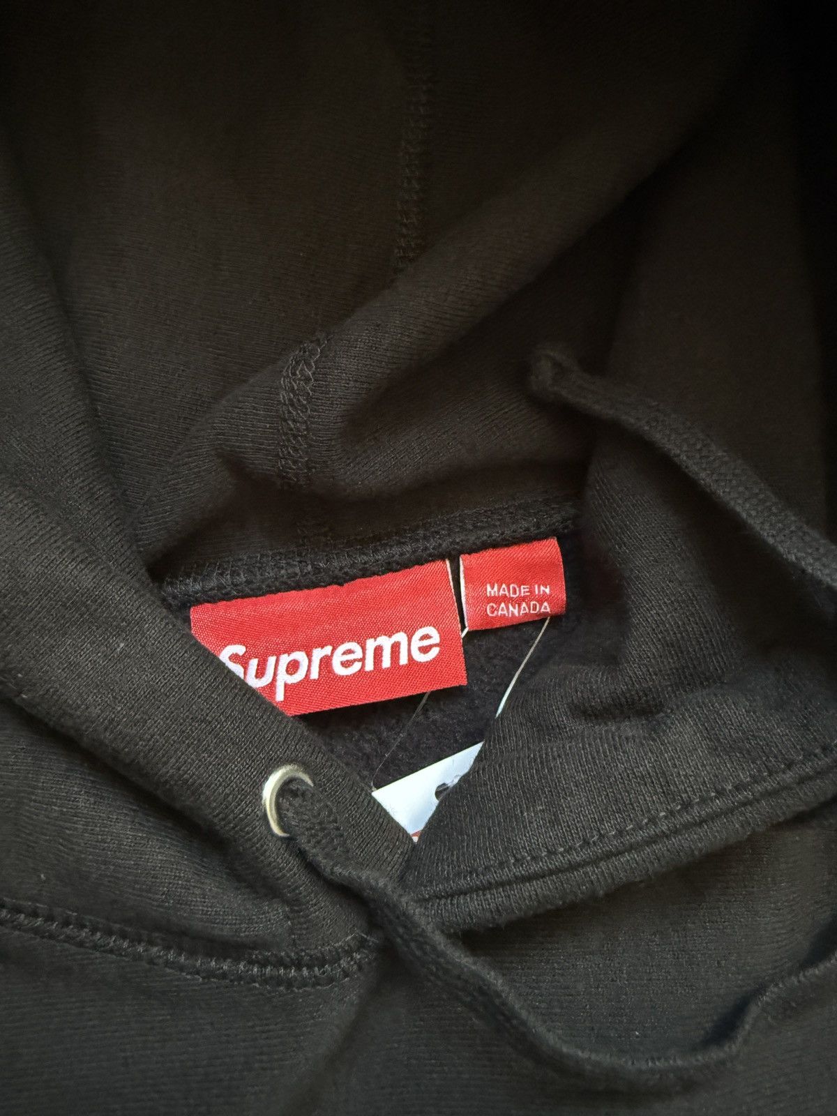 Supreme × Swarovski | No Tax In Eu 🔥 Supreme Black Hoodie Red Logo Boxy Fit | Size US M / EU 48-50 / 2 - 3 Thumbnail