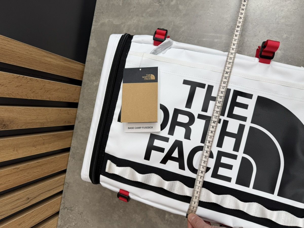 The North Face The North Face Base Camp Fuse Box White / TNF Black Size ONE SIZE - 11 Thumbnail