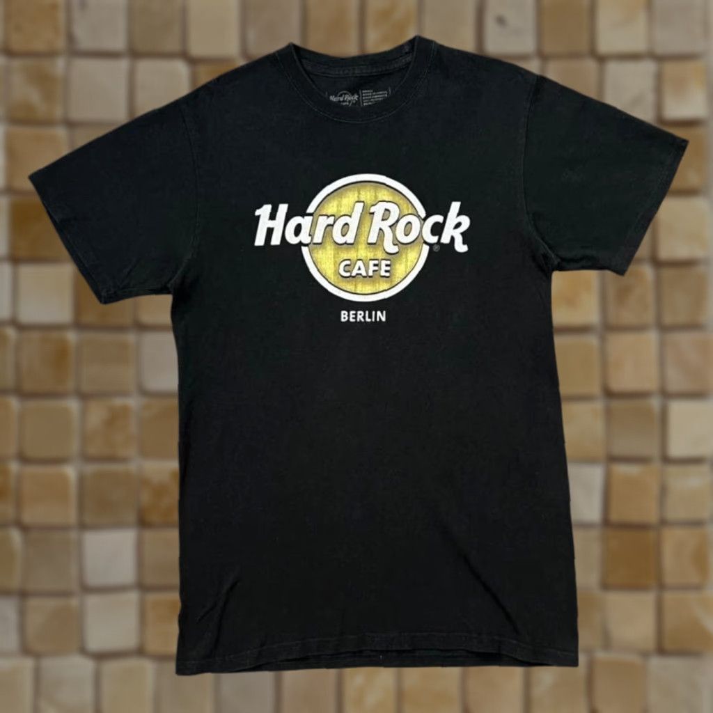 Hard Rock Cafe Hard Rock Cafe Berlin Classic Souvenir Logo Spellout Graphic T-Shirt Small Mens Black Graphic Print Logo 90s KF340 Size US S / EU 44-46 / 1 - 1 Thumbnail