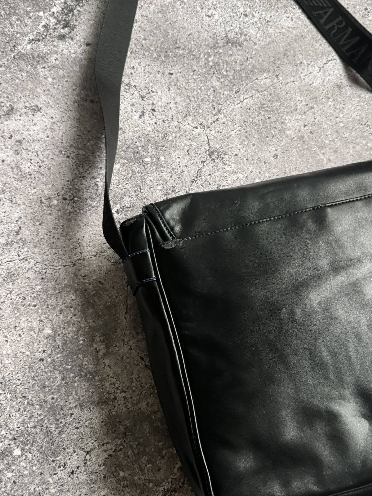 Armani Vintage Armani Y2K leather crossbody bag Size ONE SIZE - 13 Thumbnail
