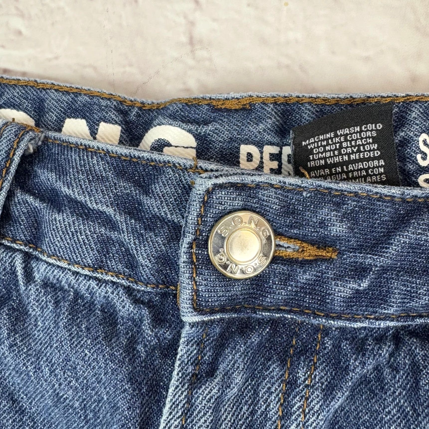 Vintage S.O.N.G. Shorts Juniors 9 Blue Super High Rise Distressed Cutoff Frayed Hem Size 30" / US 8 / IT 44 - 2 Thumbnail