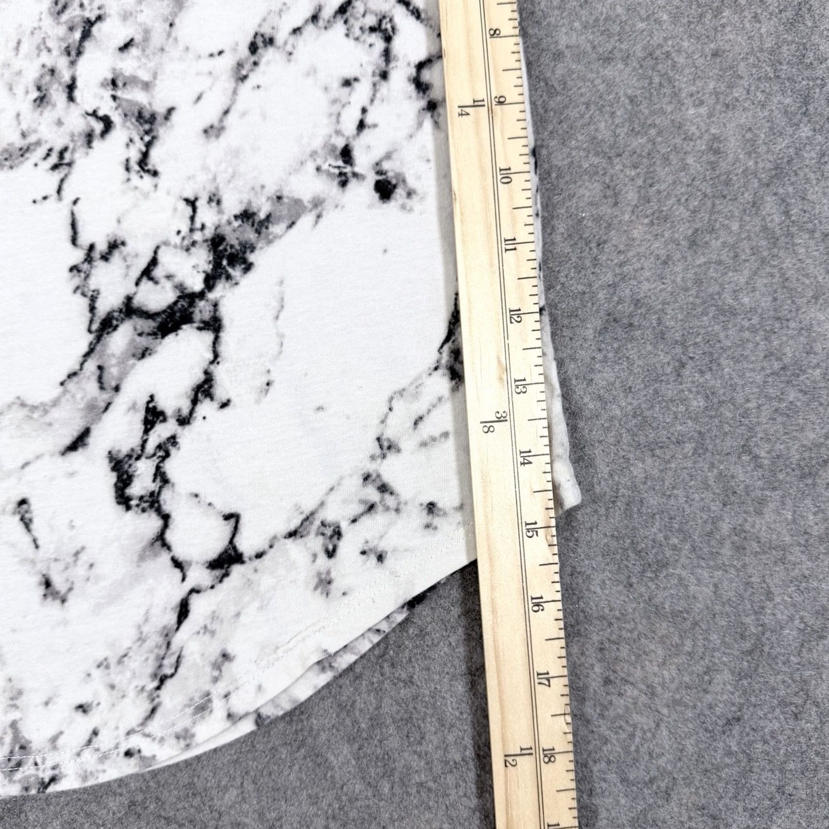 Pacsun Pacsun Scallop Fit Activewear Tank Top Women's Medium White Marble Print Size M / US 6-8 / IT 42-44 - 7 Thumbnail