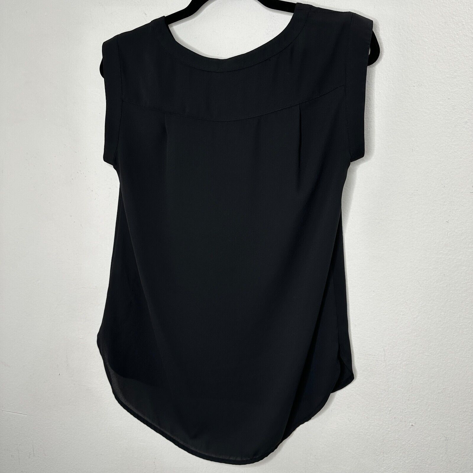 J.Crew J. Crew Black Sleeveless Banded Neck and Sleeve Slit Blouse Size XS / US 0-2 / IT 36-38 - 6 Thumbnail