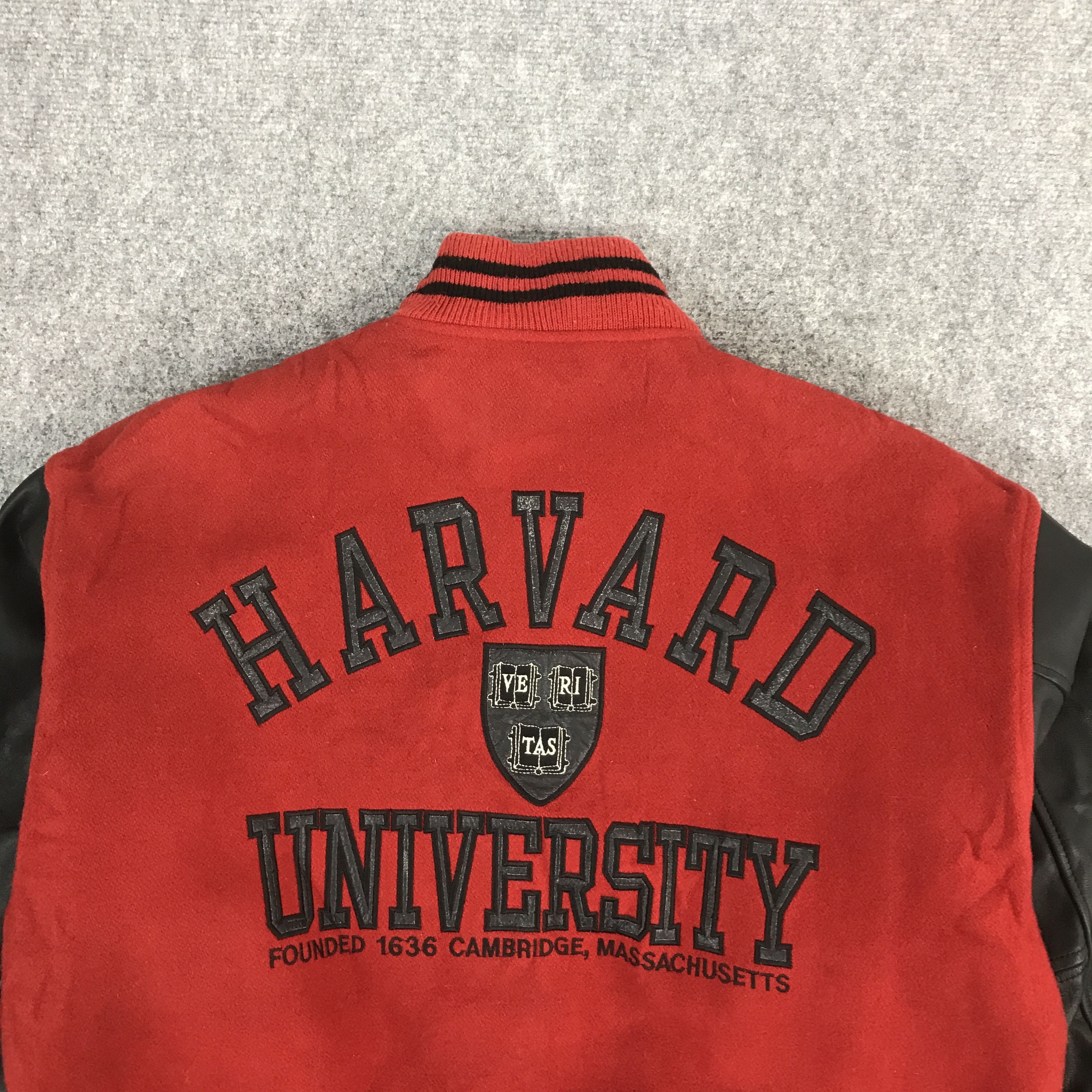 Vintage VTG HARVARD UNIVERSITYY VARSITY JACKET SLEEVE LEATHER Size US L / EU 52-54 / 3 - 4 Thumbnail