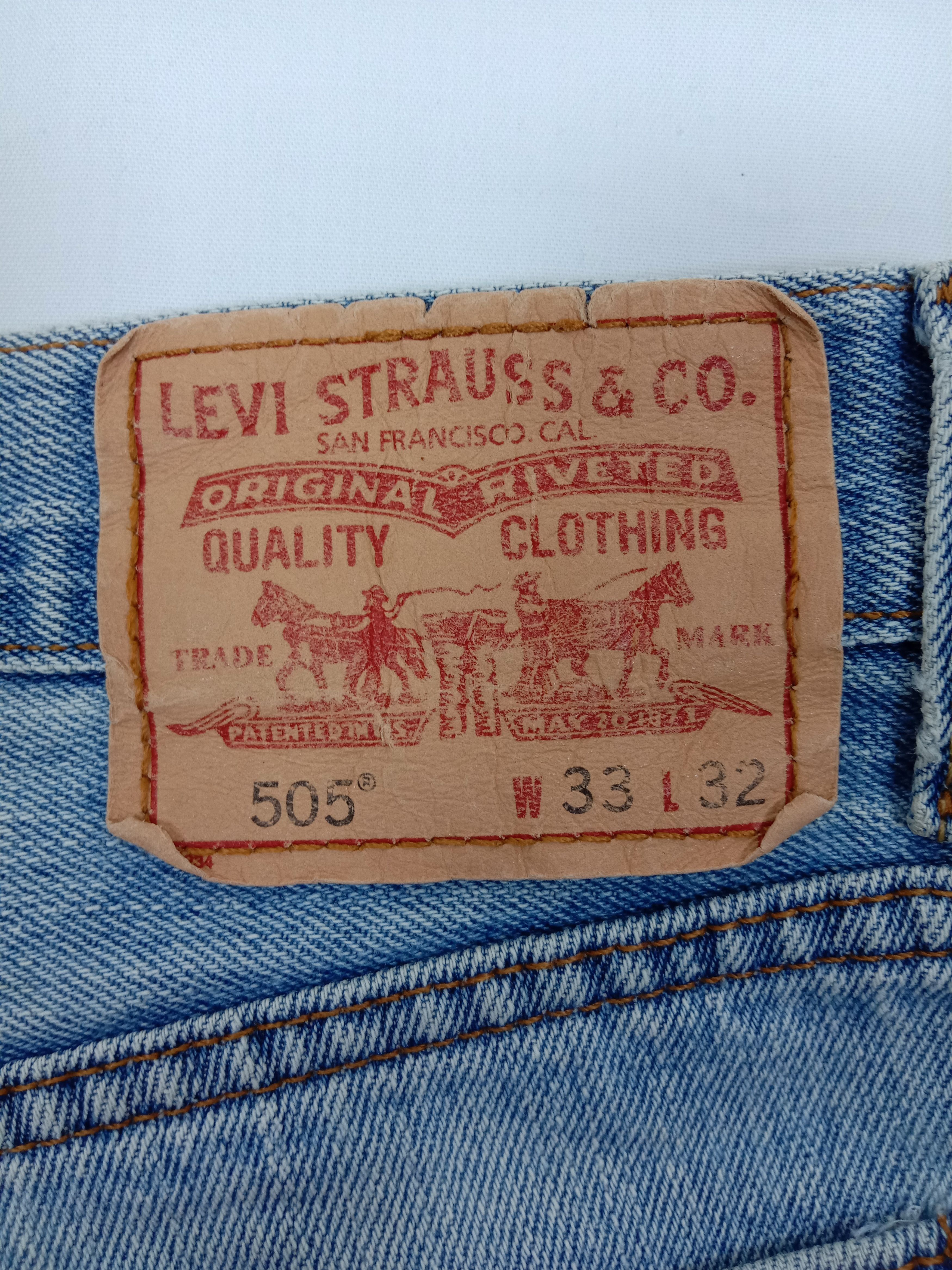 Levi's Vintage Levi’s 505 Light Wash Jeans Distressed Denim Size US 33 - 14 Thumbnail