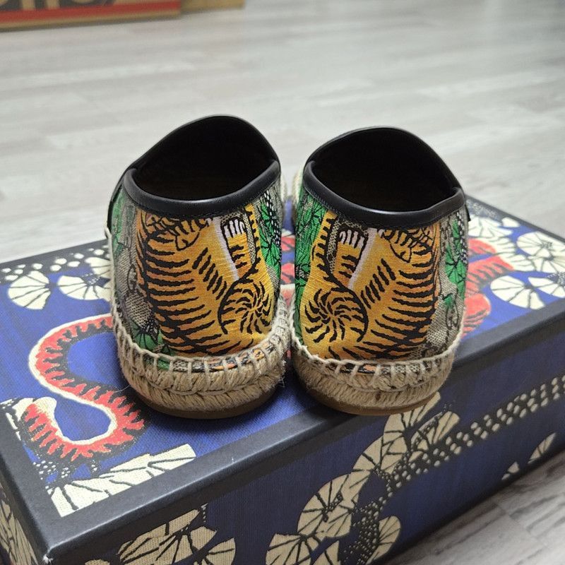 Gucci Gucci Tiger Print Slip-On Fashion Shoes Size US 8 / EU 41 - 3 Thumbnail