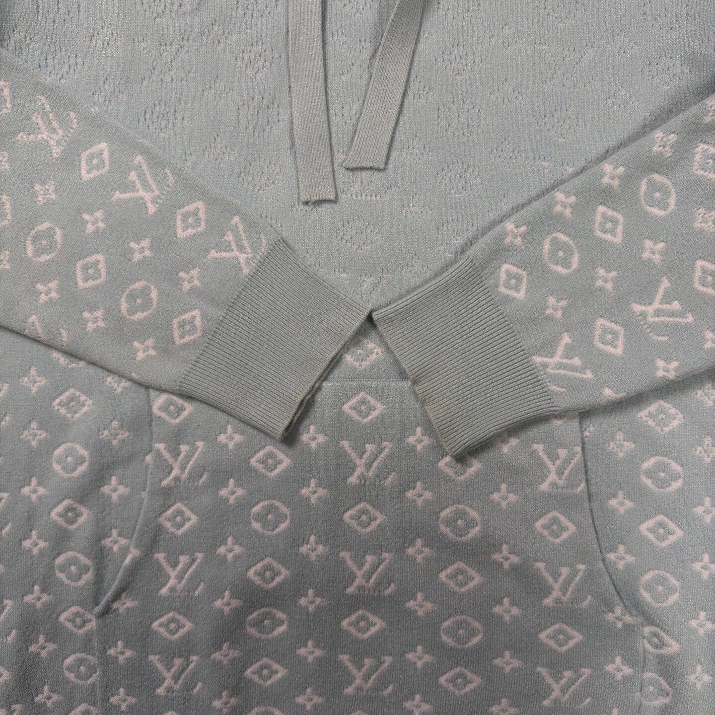 Louis Vuitton LV Fall blue gradient allover print hoodie M 99NWT Size US M / EU 48-50 / 2 - 6 Thumbnail