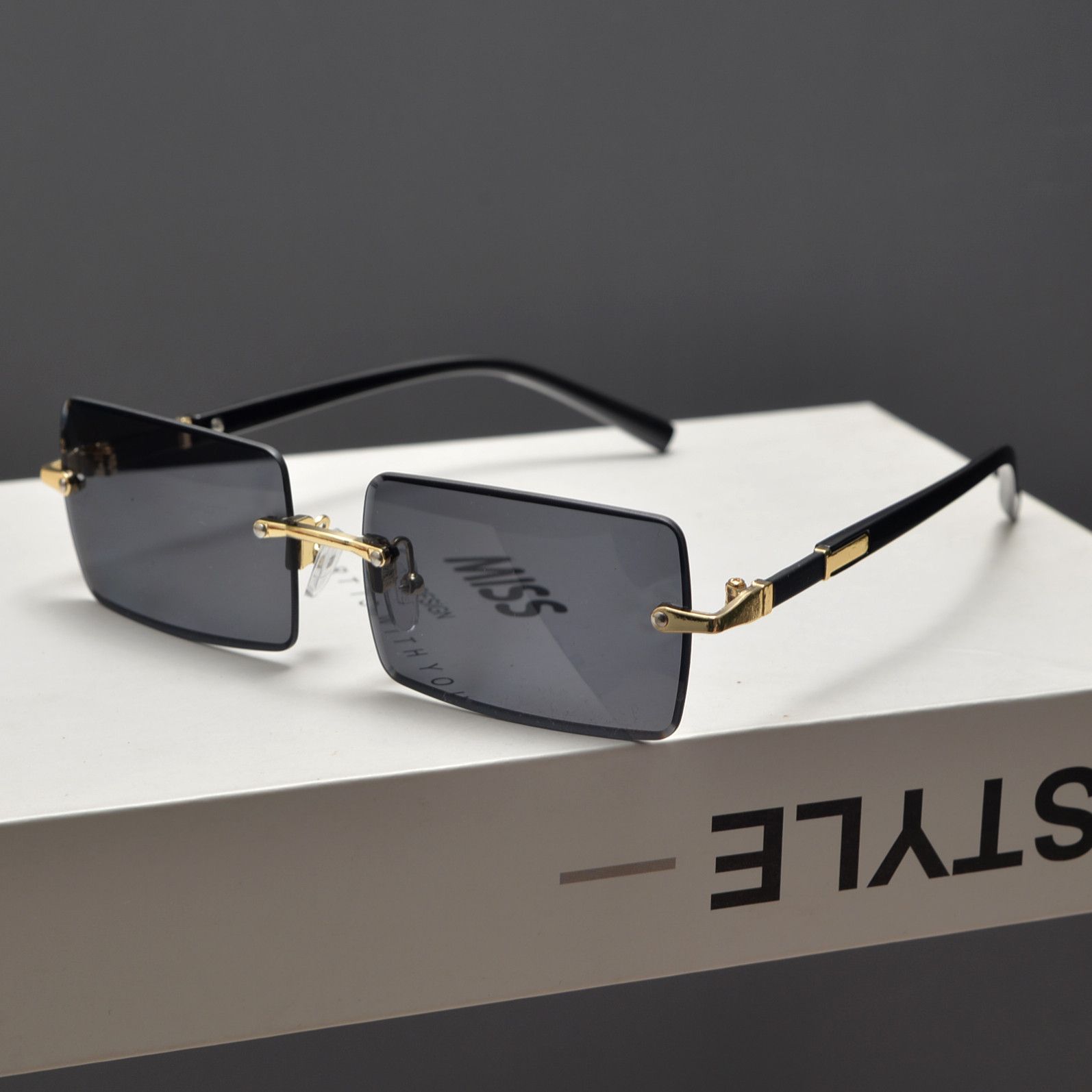 Electric Visual Hip-hop Street ins style custom avant-garde sunglasses Size ONE SIZE - 3 Thumbnail
