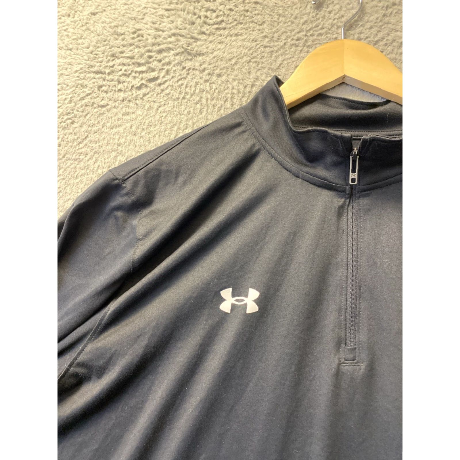 Under Armour VINTAGE? Wait—Under Armour Quarter Zip Shirt XL Black Men's Shirt XL Black Under Armour Quarter Zip Mens Activewear XL Black Mens Size US XL / EU 56 / 4 - 3 Thumbnail