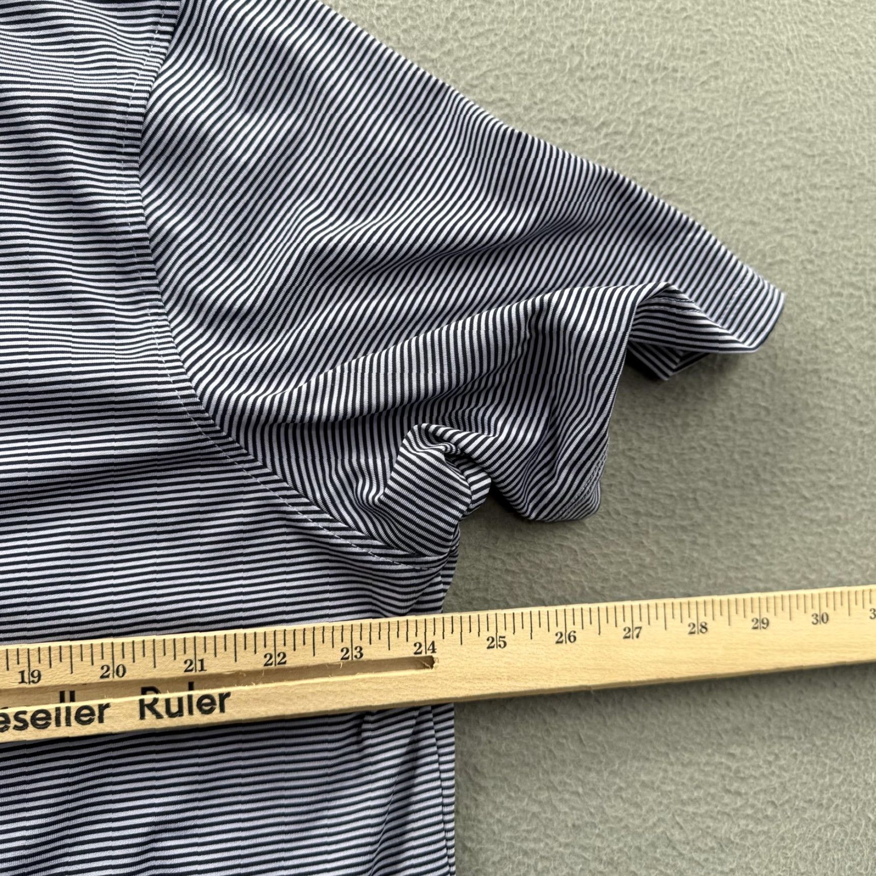 Vintage Greyson Polo Shirt Mens XL Blue Striped SR Logo Golf Performance Stretch Shirt Mens XL Blue Striped Polo Golf Short Sleeve Casual Size US XL / EU 56 / 4 - 5 Thumbnail