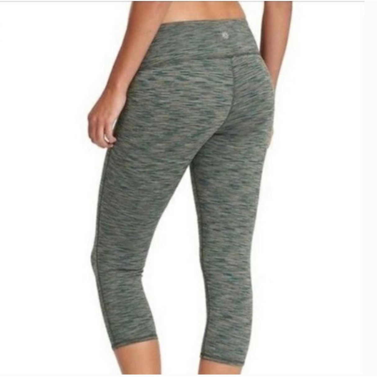 Athleta Athleta Green Chaturanga Cropped Legging Olive Green Small Size 26" / US 2 / IT 38 - 1 Thumbnail