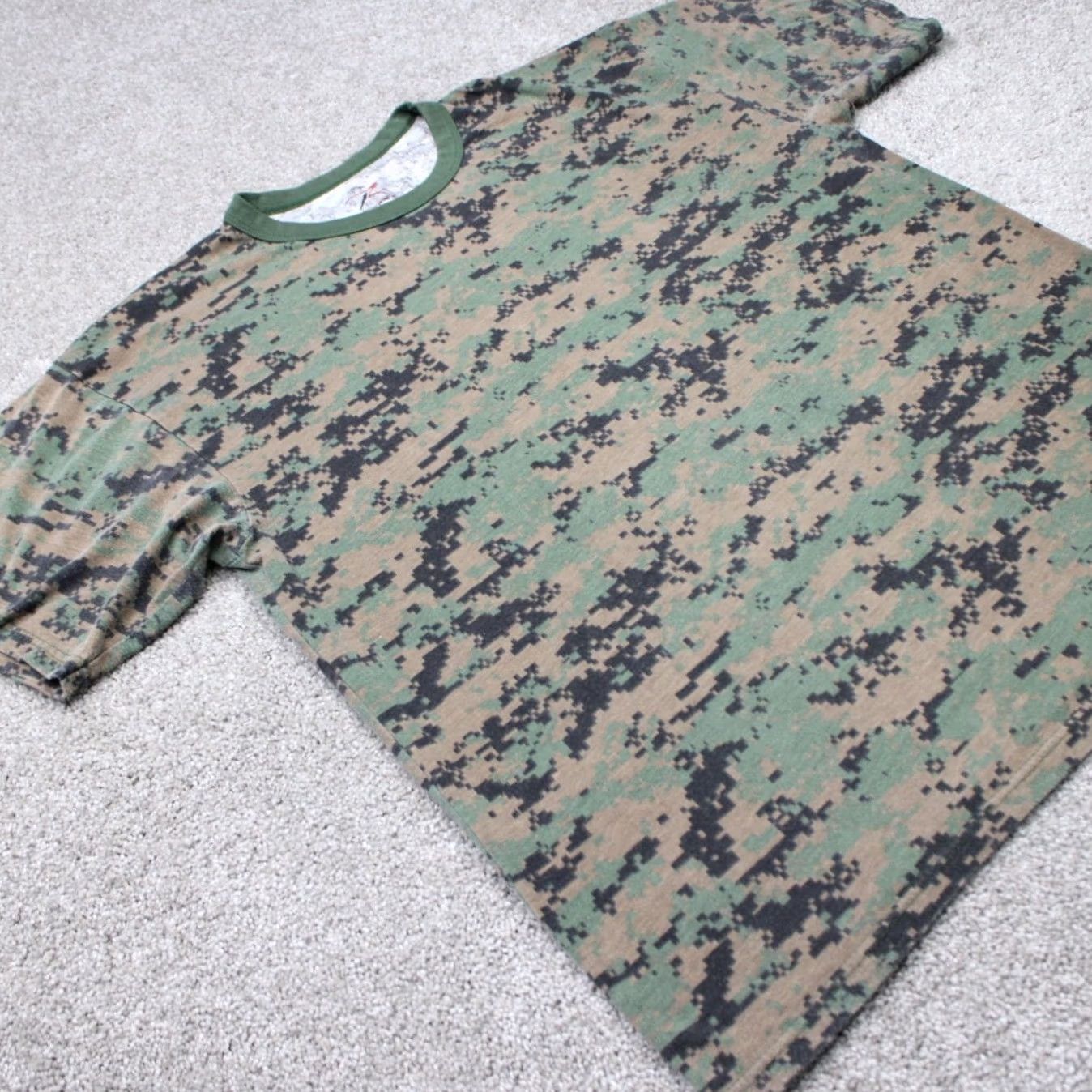 Rothco ROTHCO Shirt Men 2XL Green Camo Cotton/Poly Short Sleeve Crew Neck Tagless Pocketless T-Shirt Men Size US XXL / EU 58 / 5 - 4 Thumbnail