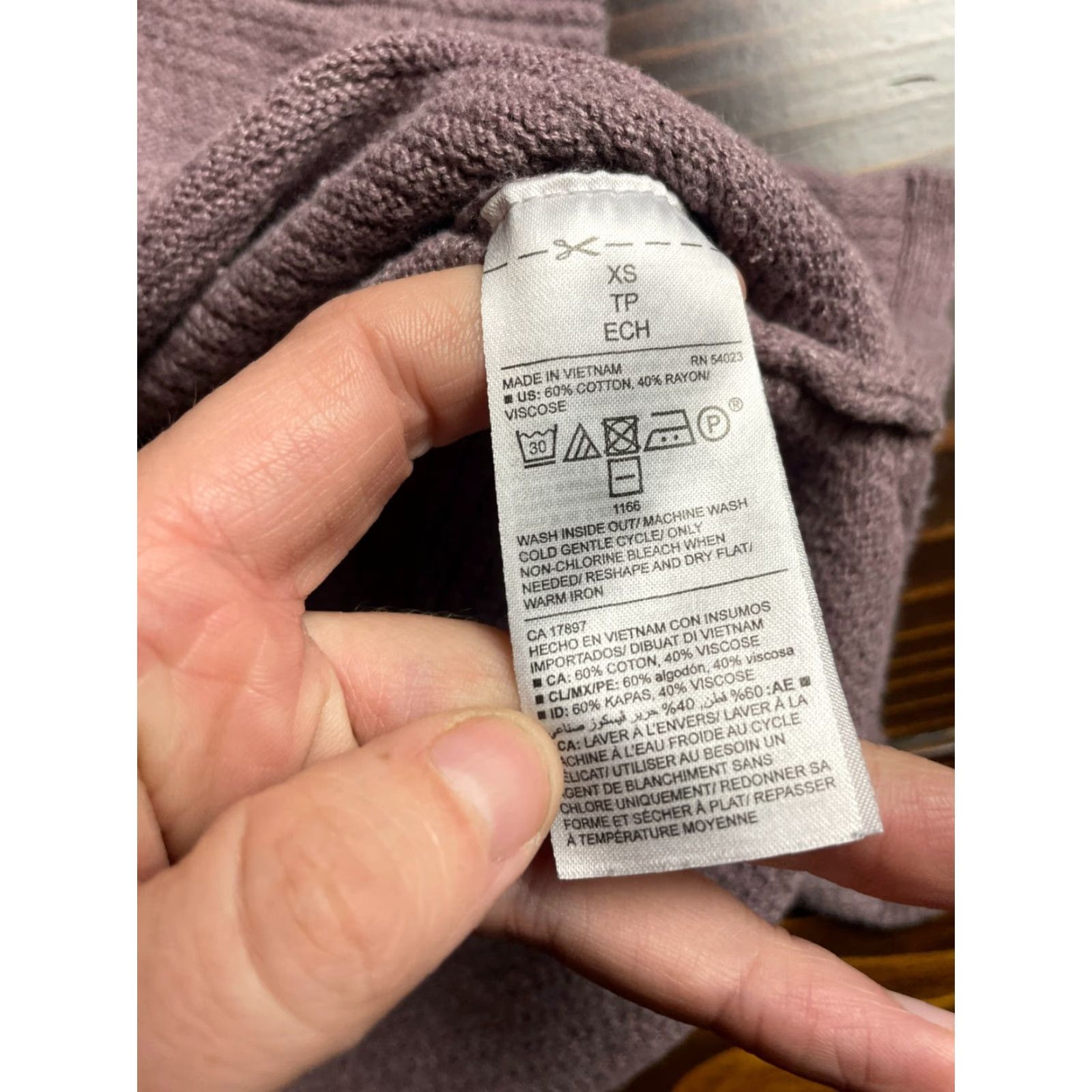 Old Navy Old Navy Women's XS Purple Pullover Round Neck Sweater, Regular Fit, Knit, Long Sleeve, Solid Size XS / US 0-2 / IT 36-38 - 7 Thumbnail