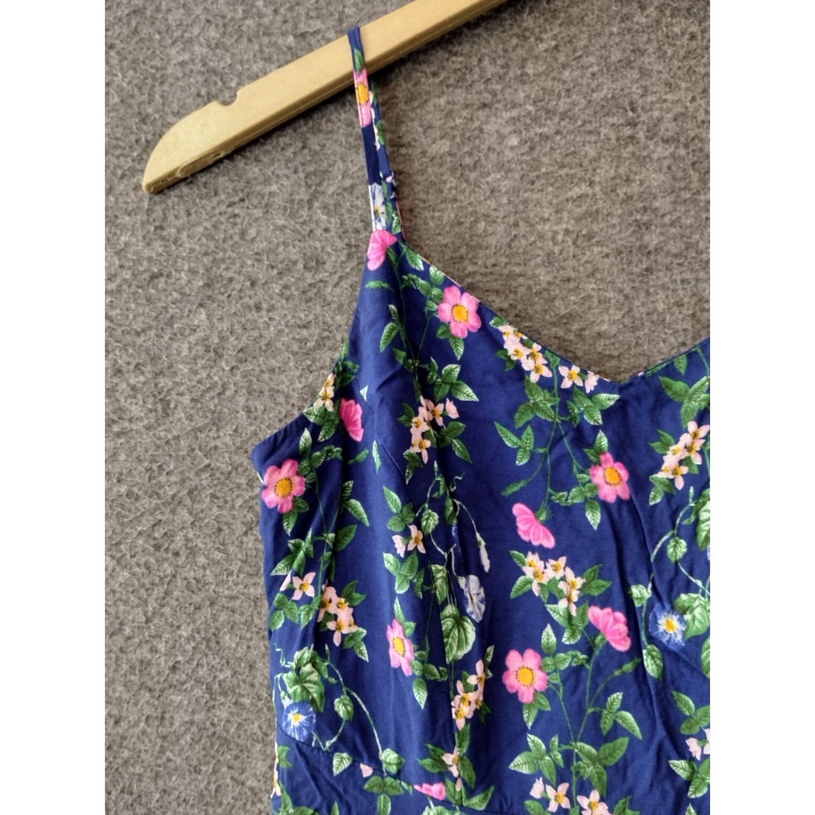 Old Navy VINTAGE Old Navy Petite Spaghetti Strap Dress Navy Blue Floral Mini Sleeveless Summer PS Womens Size S / US 4 / IT 40 - 6 Thumbnail