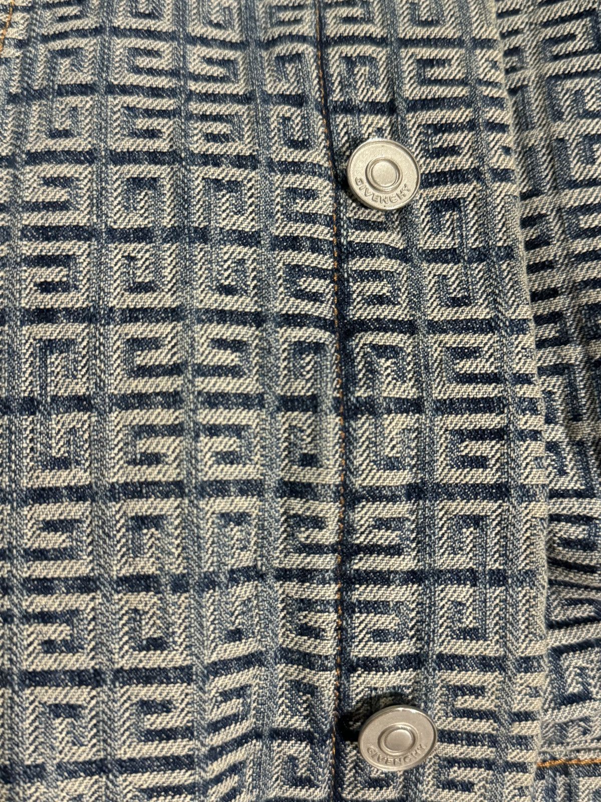 Givenchy Givenchy 4G Monogram Print Denim jacket Size US L / EU 52-54 / 3 - 7 Thumbnail