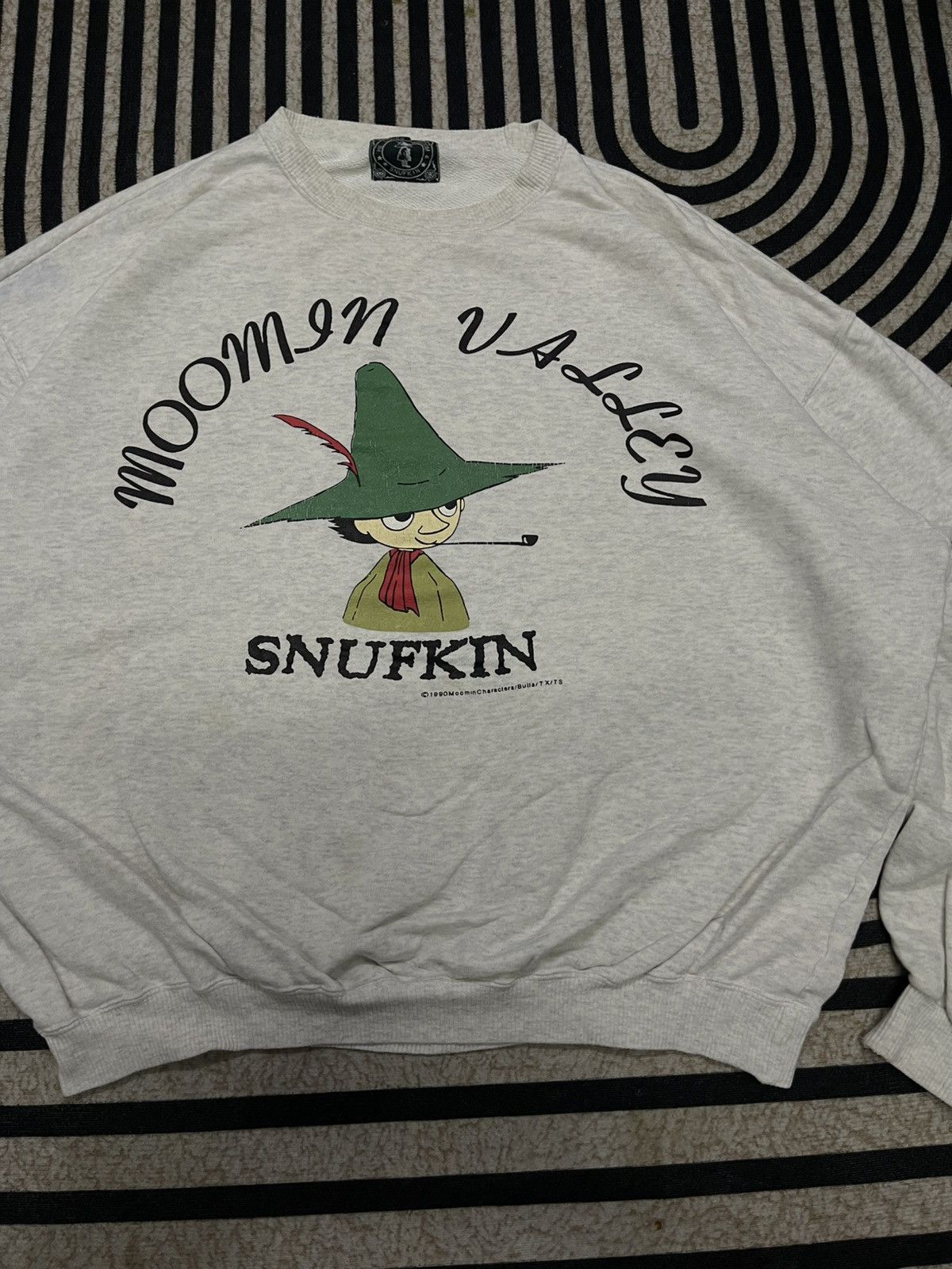 Anime VINTAGE 1990 MOOMIN VALLEY SNUFKIN SWEATSHIRT BOXY CUTTING Size US L / EU 52-54 / 3 - 4 Thumbnail
