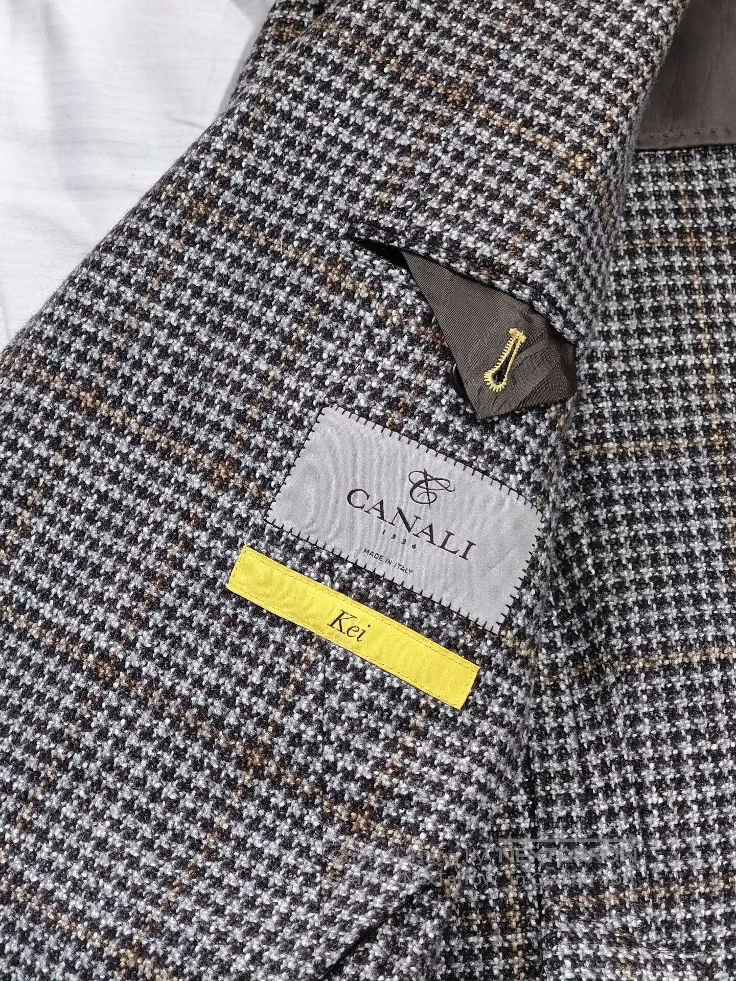Canali Brown Checked Wool Silk Blend Blazer. Size US M / EU 48-50 / 2 - 7 Thumbnail