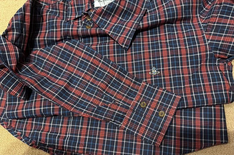 Vivienne Westwood Vivienne Westwood A long-sleeved shirt with a slanted fron Size S / US 4 / IT 40 - 5 Thumbnail