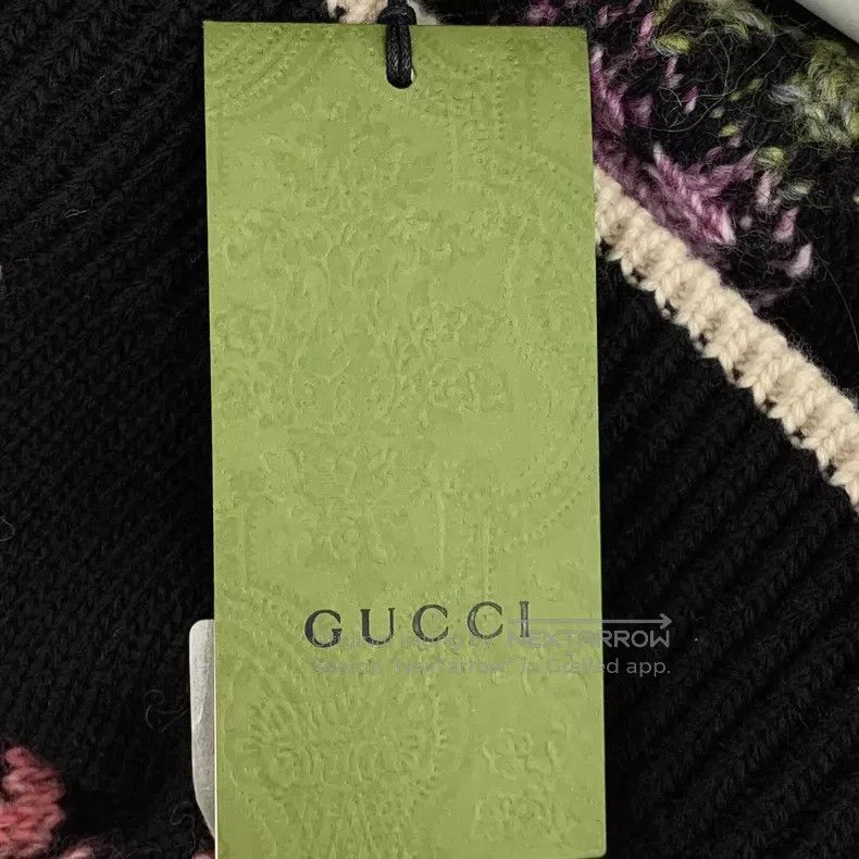 Gucci Gucci Black logo jacquard full-printed wool V-neck single- Size M / US 6-8 / IT 42-44 - 7 Thumbnail