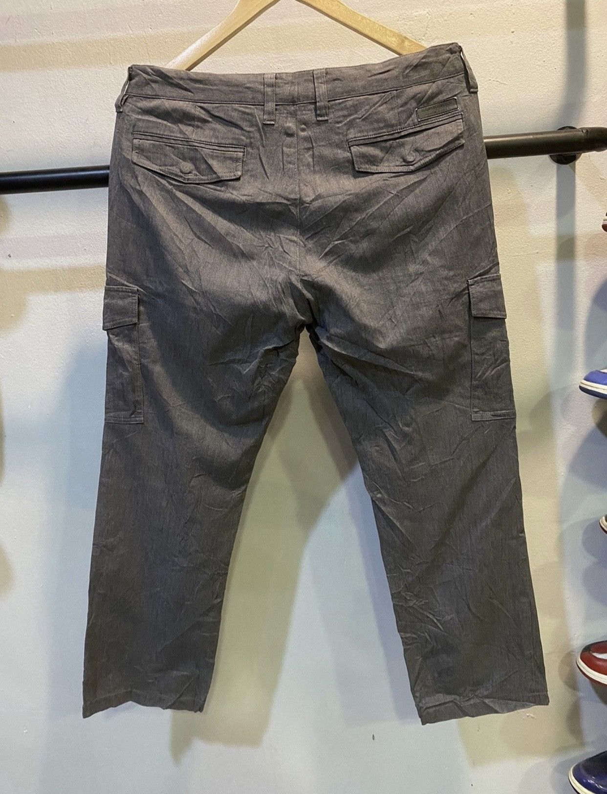 Burberry BURBERRY BLACK LABEL CARGO PANTS MULTIPOCKET Size US 32 / EU 48 - 2 Thumbnail