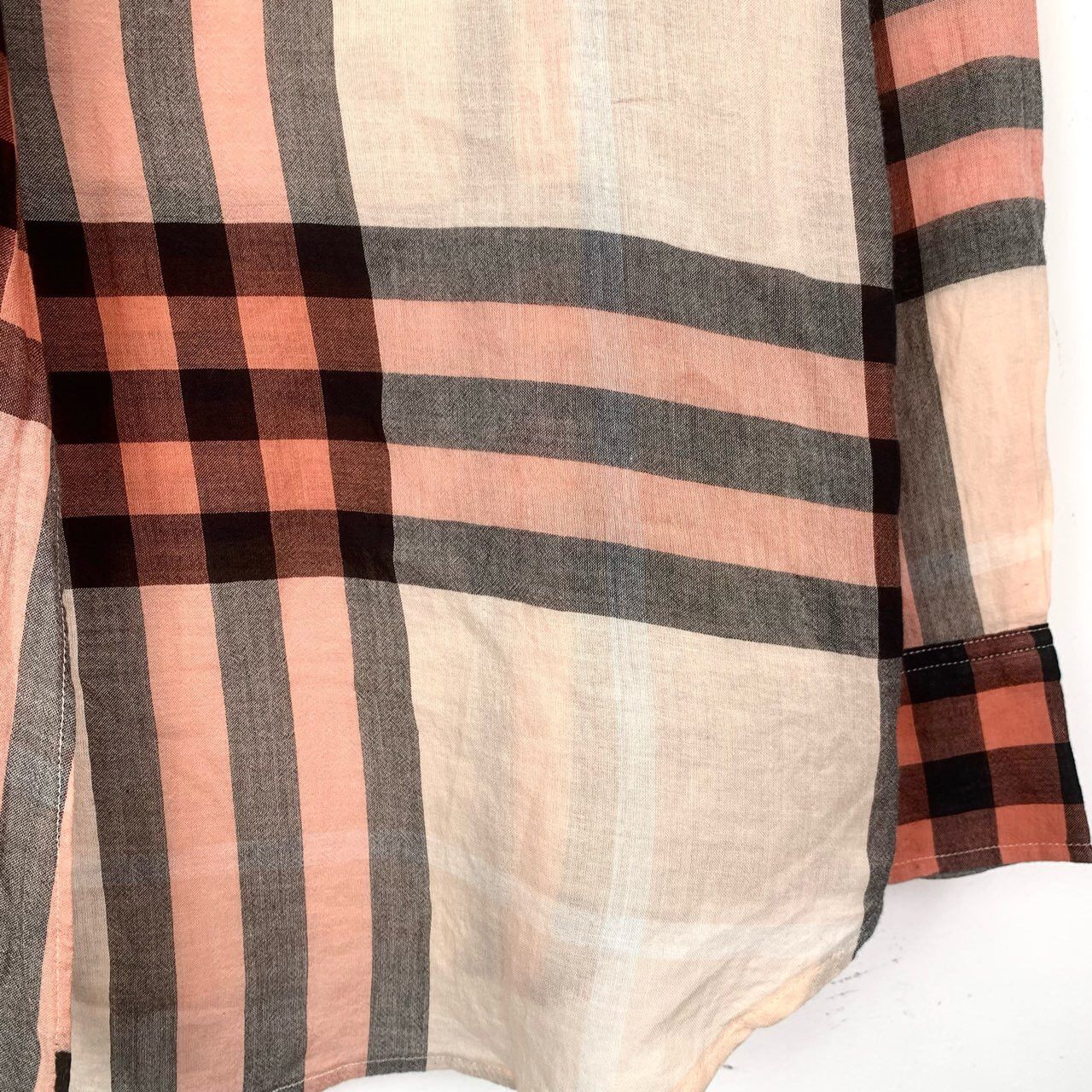 Burberry Burberry Pink Check Bow-Tie Long-Sleeve Shirt Size M / US 6-8 / IT 42-44 - 4 Thumbnail
