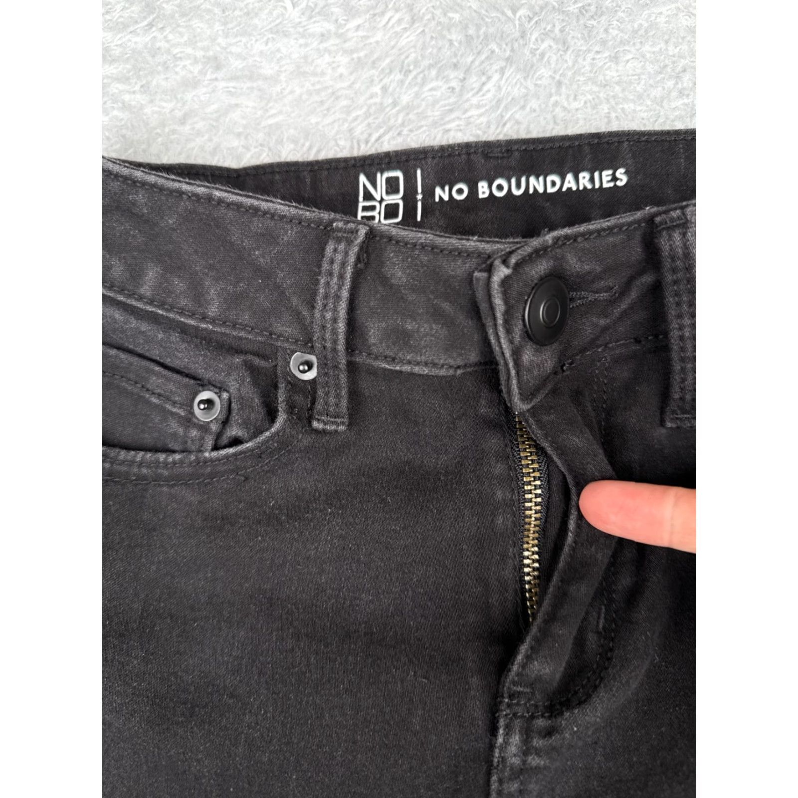 Vintage No Boundaries Jeans Black Denim Bootcut 26x30 Juniors Women Adult Regular Mid Rise 3 Distressed Stretch 5-Pocket Cotton Blend CN Vintage No Size 26" / US 2 / IT 38 - 5 Thumbnail