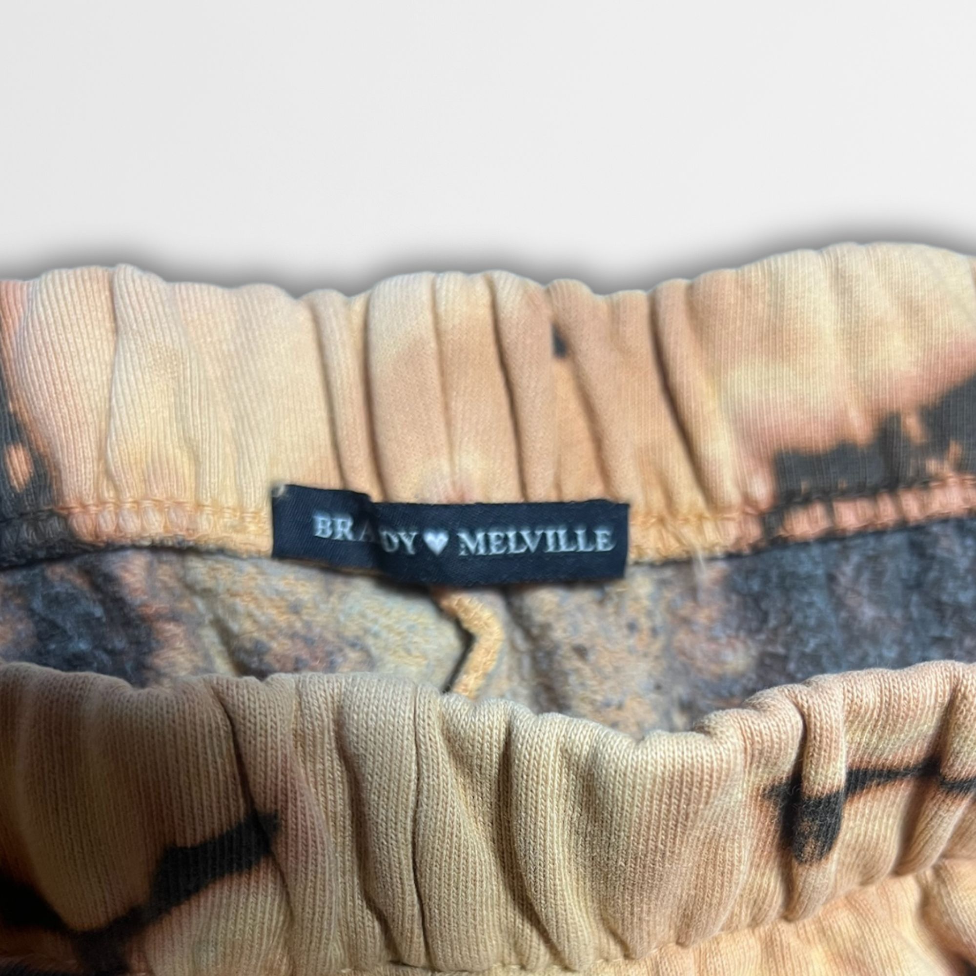 Brandy Melville Brandy Melville Womens Bleached Tie-Dye Shorts Comfortable E Size 32" / US 10 / IT 46 - 4 Thumbnail