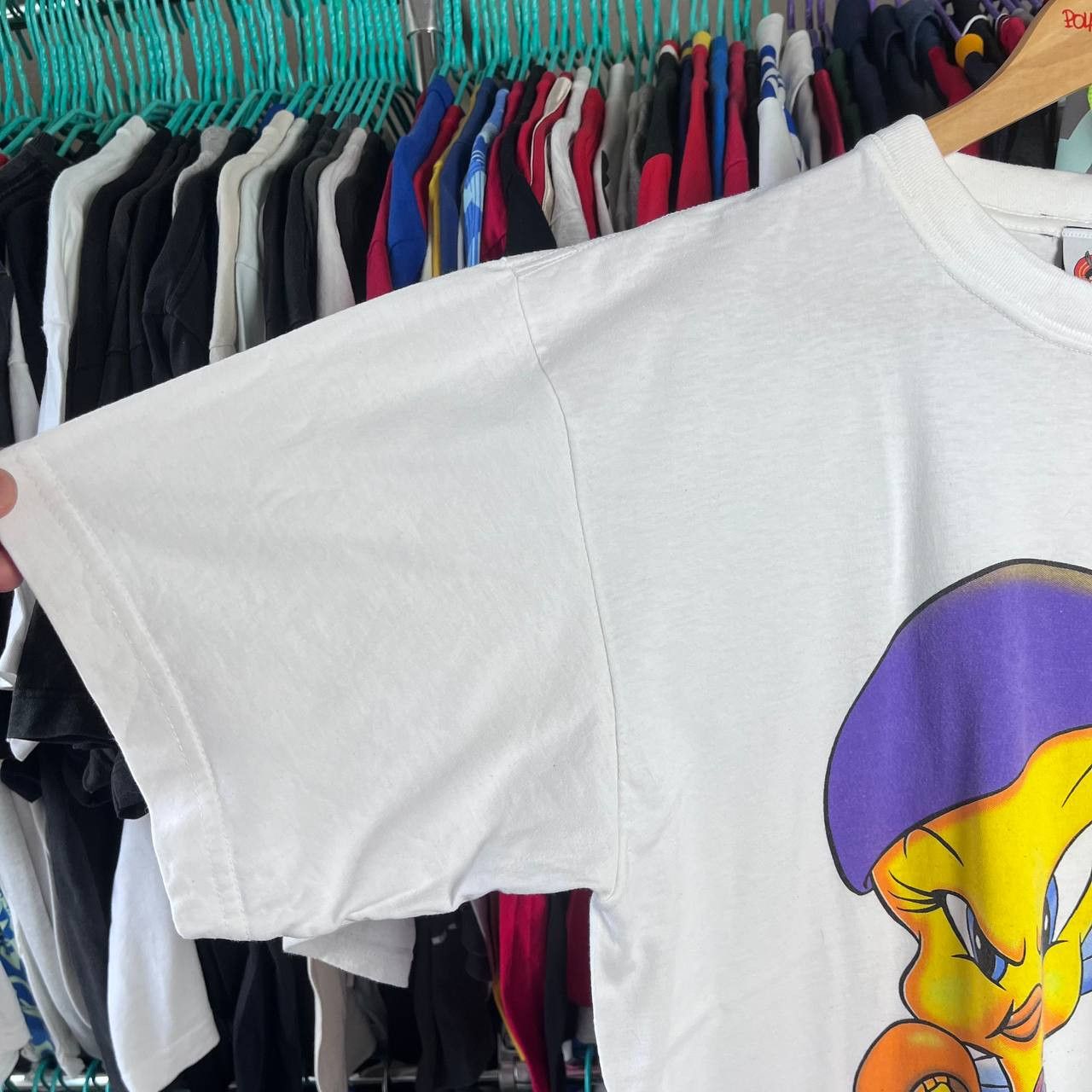 Vintage Vintage 1998 Looney Tunes Warner Bros Tweety Bird Tshirt Size US L / EU 52-54 / 3 - 3 Thumbnail