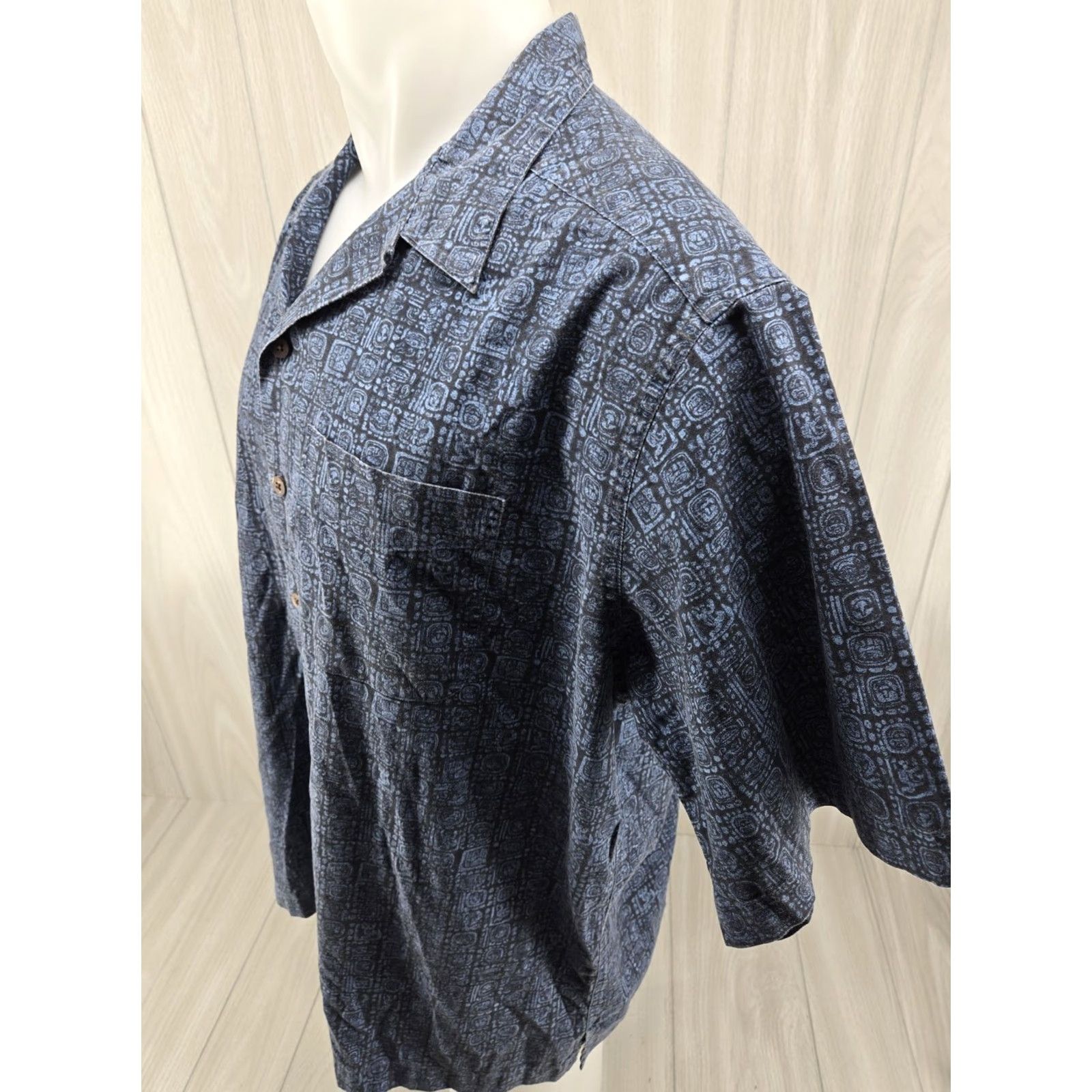 Vintage VINTAGE L.L. Bean Shirt Mens Large Regular Blue Tile Patterned Tribal Heritage Hawaii Shirt Button-Up Short Sleeve Collared Cotton Plaid Size US L / EU 52-54 / 3 - 5 Thumbnail
