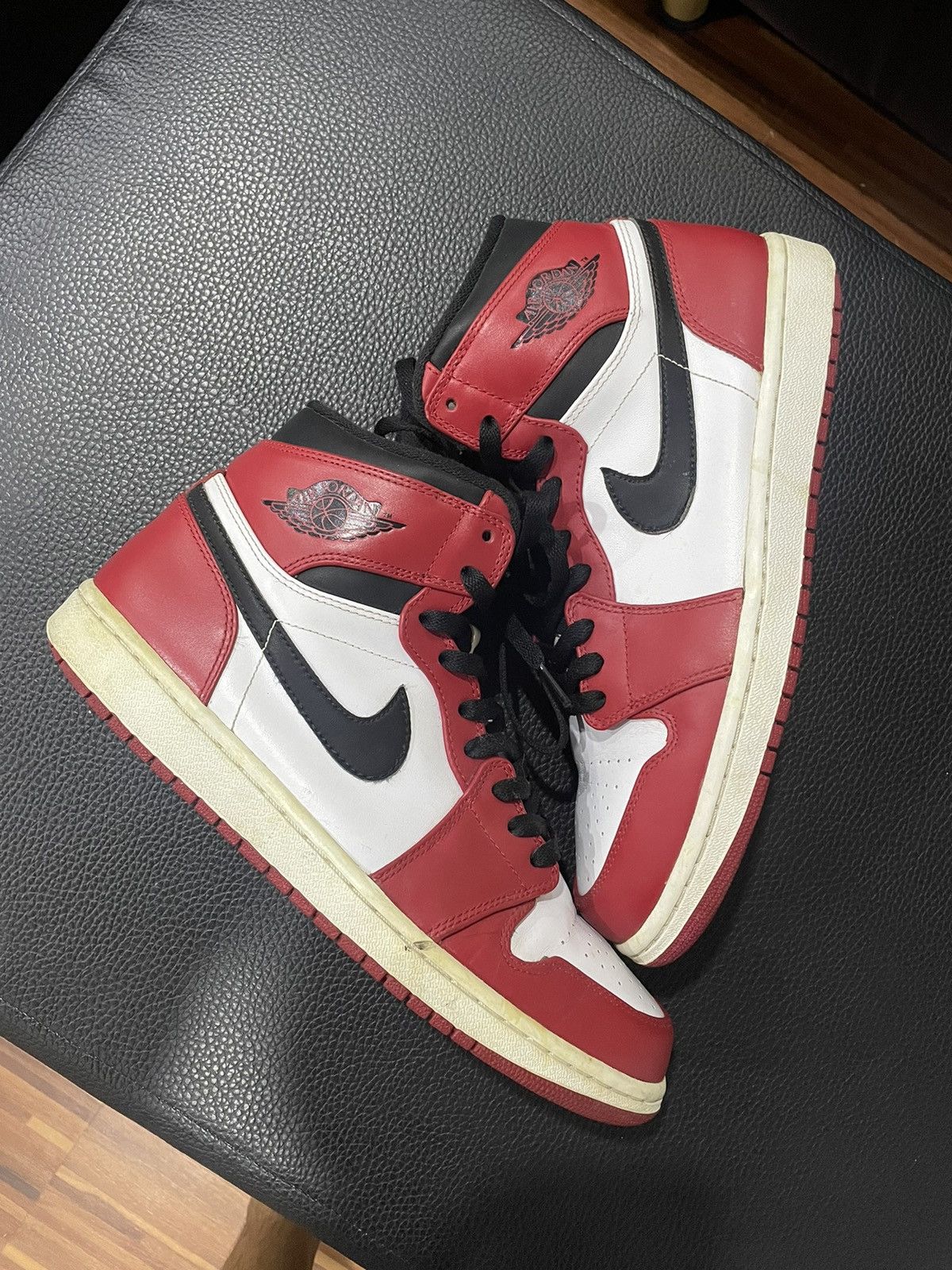 Jordan Brand Jordan 1 Retro Chicago 2013 Size US 10.5 / EU 43-44 - 3 Thumbnail