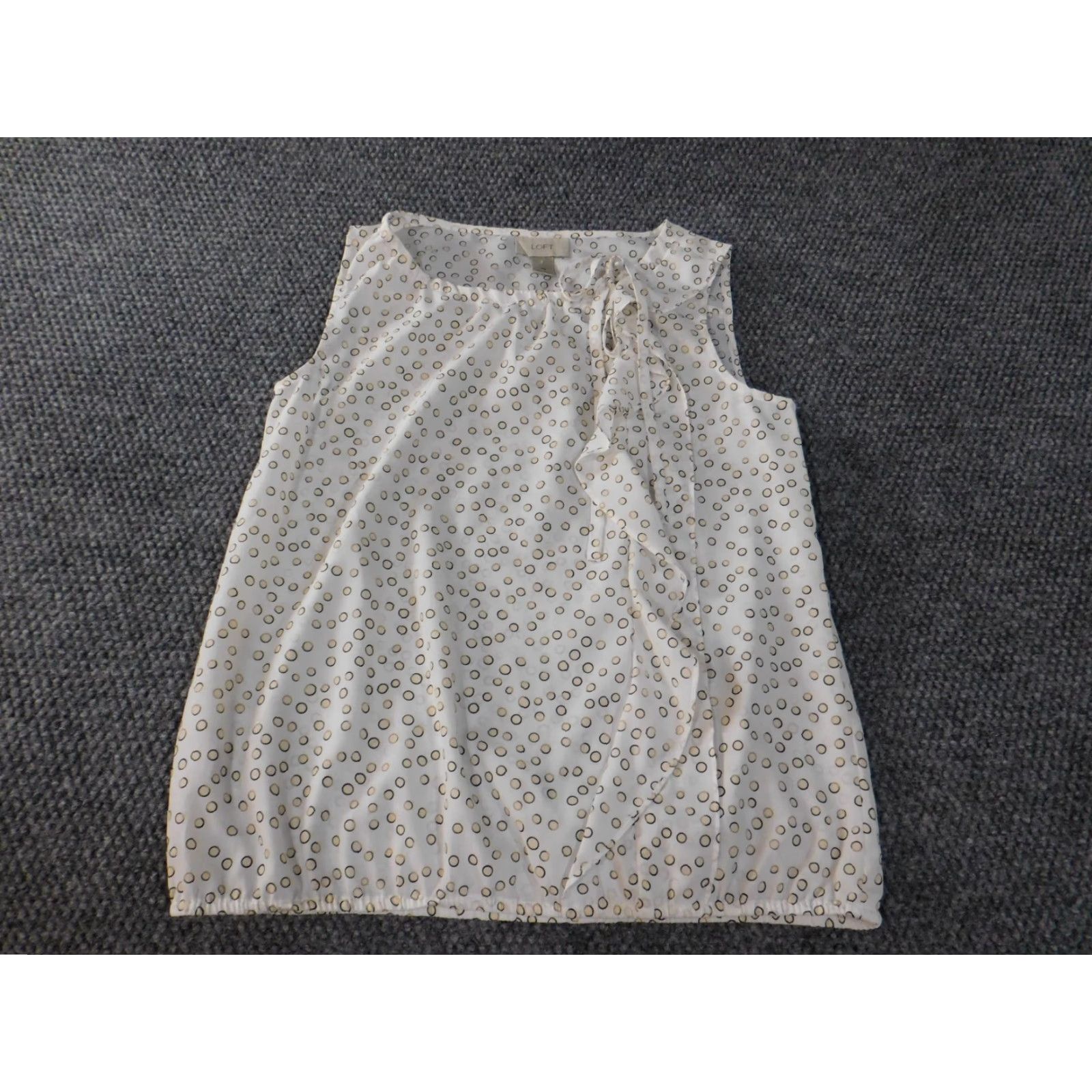 Ann Taylor Ann Taylor Loft Womens Blouse XS White Polka Dot Pullover Round Neck Sleeveless Casual Ruffle Polyester Woven Top Size XS / US 0-2 / IT 36-38 - 2 Thumbnail