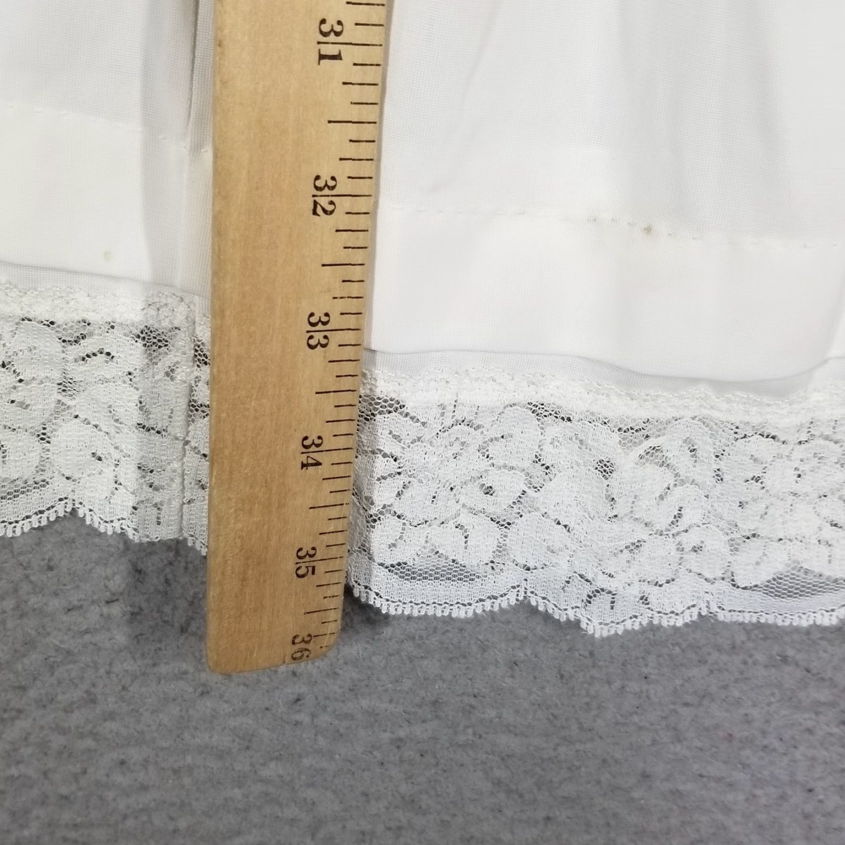 Vintage VINTAGE J.C. PENNEY Maxi Slip Women's Medium White Nylon Lace Trim 90s Glam Rock Size ONE SIZE - 5 Thumbnail