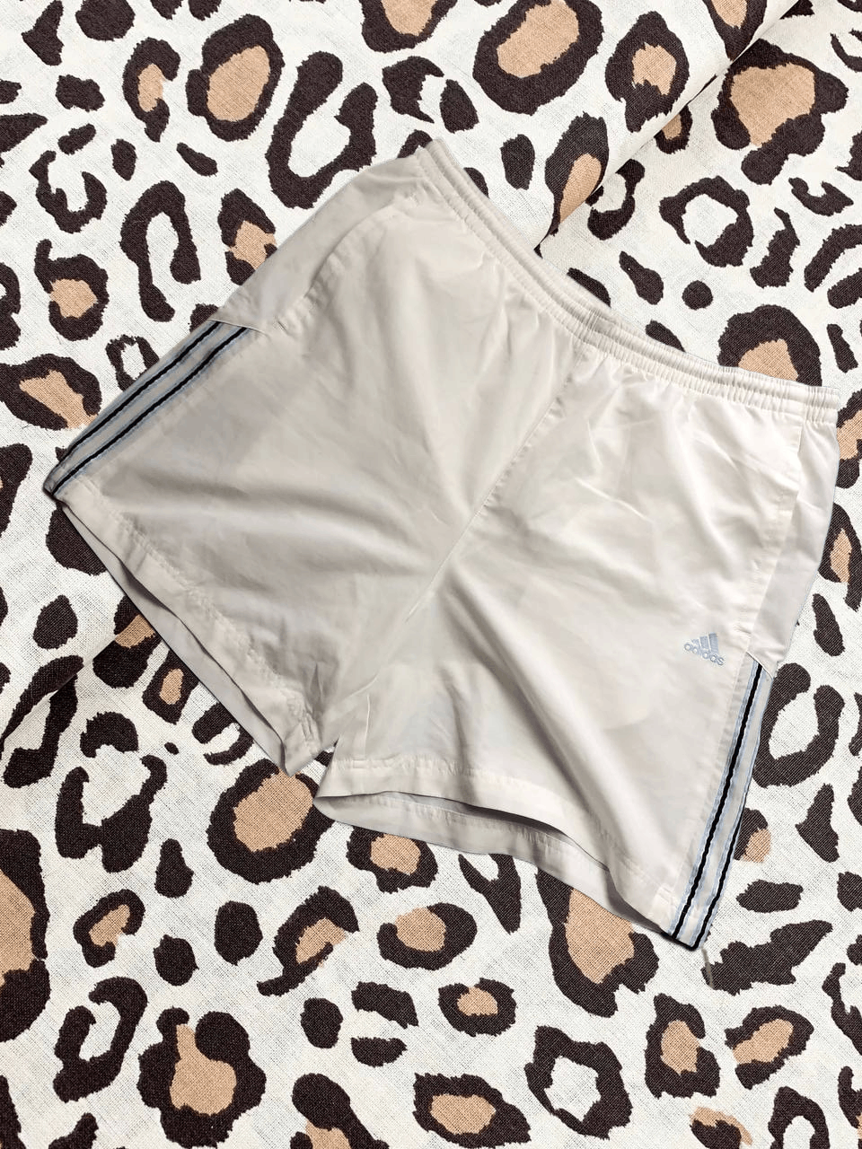 Adidas Vintage 90s Adidas Shorts Size US 36 / EU 52 - 1 Thumbnail