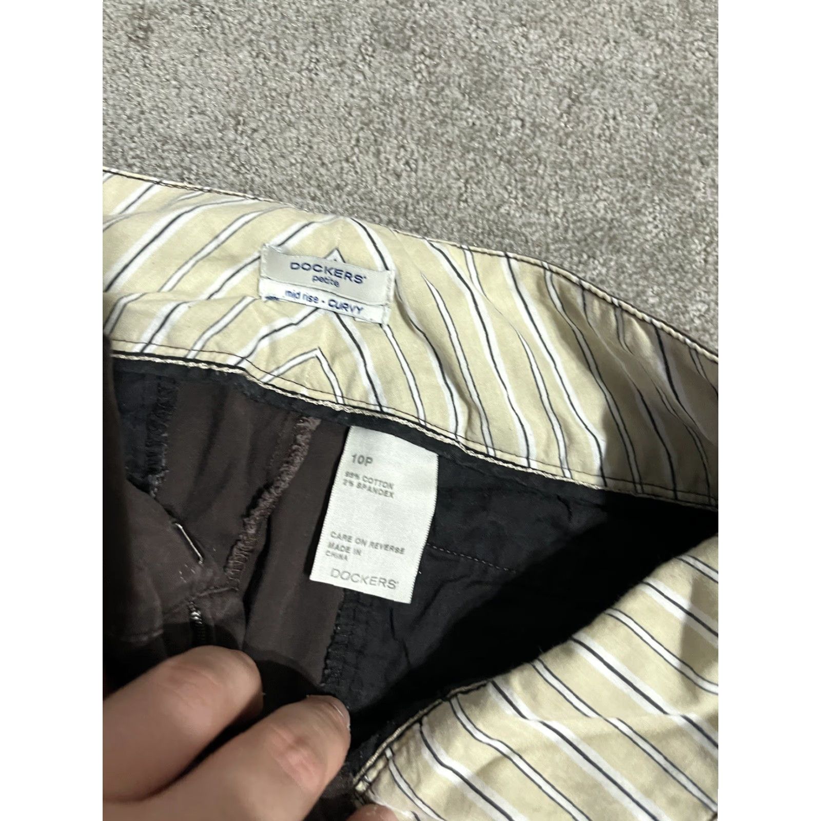 Dockers VINTAGE Dockers Women Capri Pants 10P Mid Rise Stretch Cropped Brown Cotton Spandex Size 32" / US 10 / IT 46 - 4 Thumbnail
