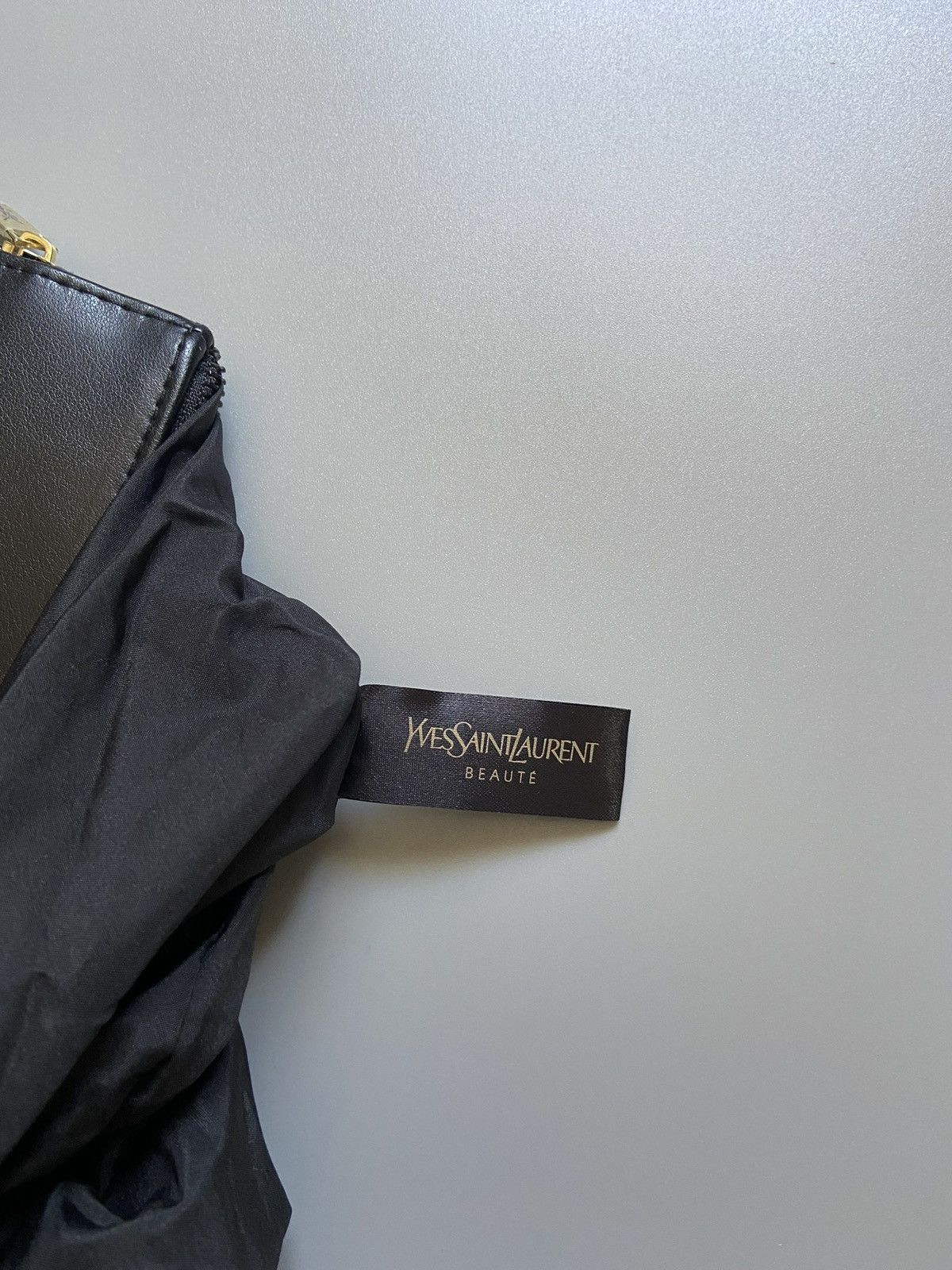 Yves Saint Laurent Cosmetic Beauty Logo Bag Black Size ONE SIZE - 10 Thumbnail