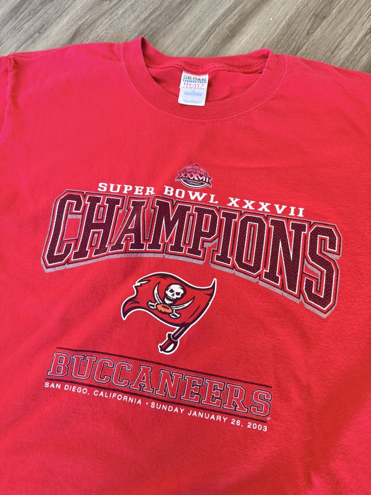 Gildan Vintage 2003 Buccaneers Super Bowl XXXVII Champions T-Shirt Size US L / EU 52-54 / 3 - 2 Thumbnail