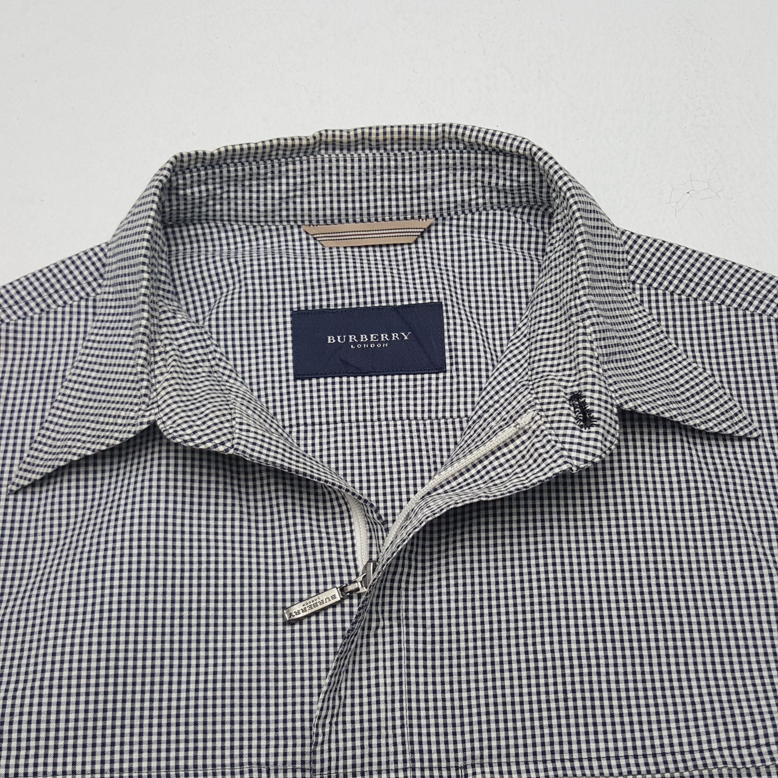 Burberry × Vintage Vintage Burberry London Custom Art Spell Out Jacket Size US L / EU 52-54 / 3 - 4 Thumbnail