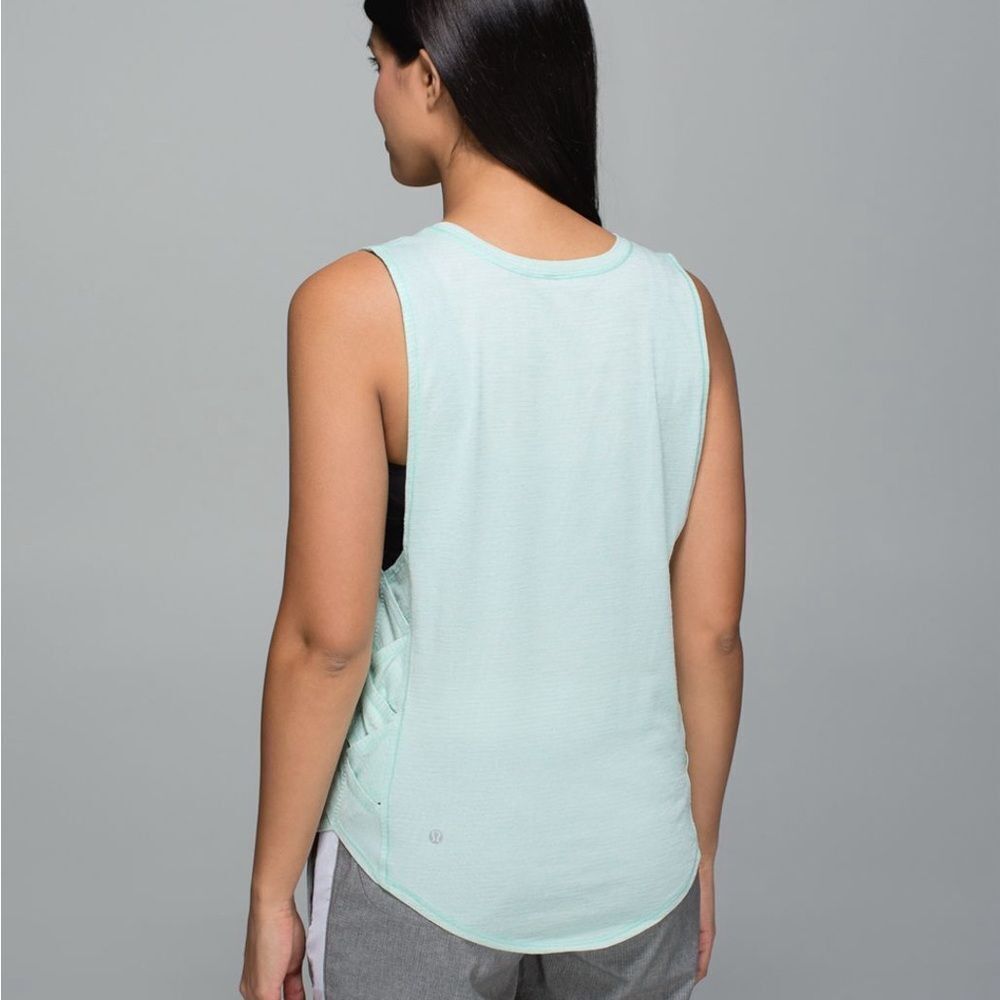 Lululemon Lululemon Var-City Muscle Tank Top Women’s Size Medium Heath Size M / US 6-8 / IT 42-44 - 5 Thumbnail