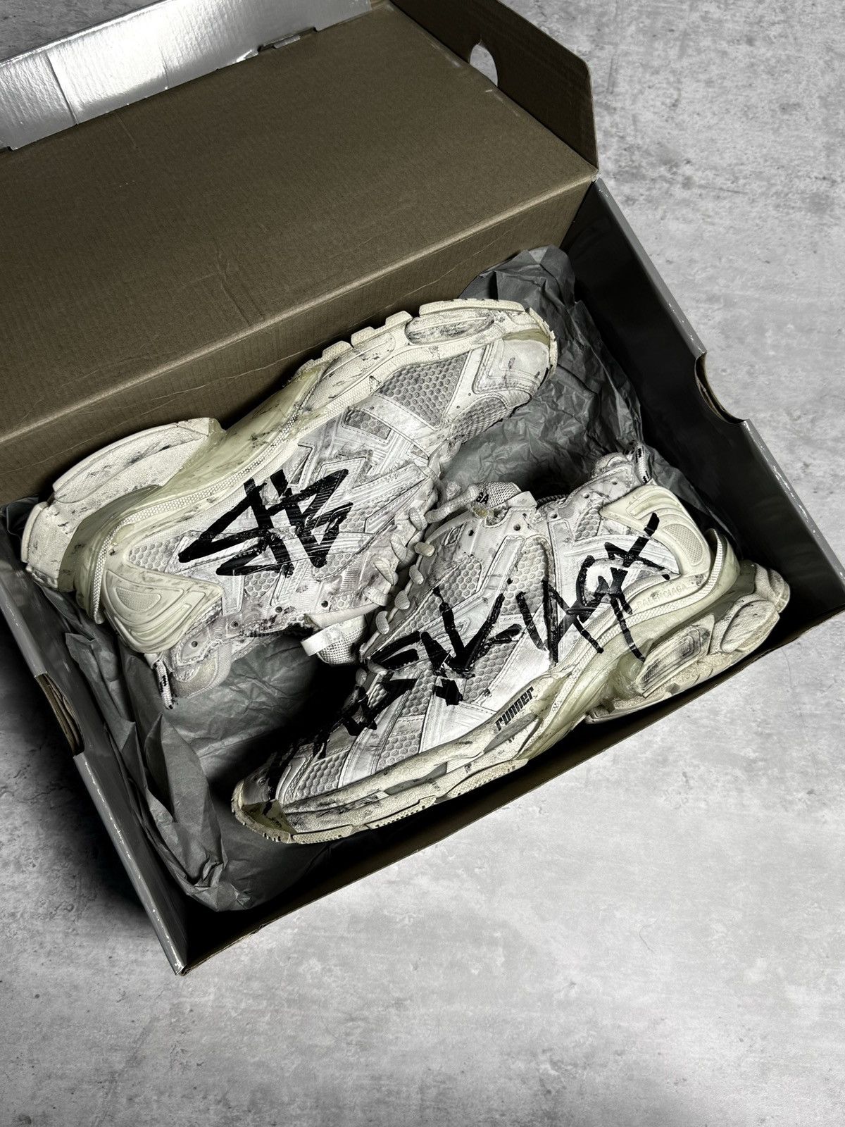 Balenciaga BALENCIAGA Runner Graffiti Sneakers Size US 10 / IT 40 - 5 Thumbnail