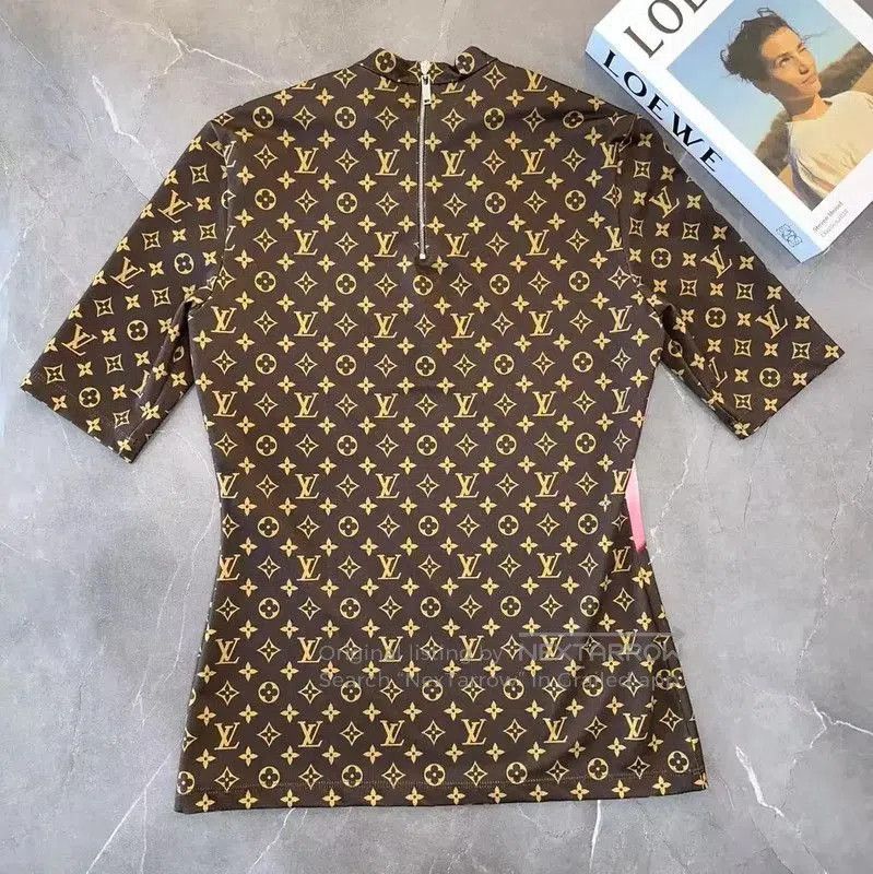Louis Vuitton Louis Vuitton Summer Khaki Short Sleeve T. Size M / US 6-8 / IT 42-44 - 2 Thumbnail