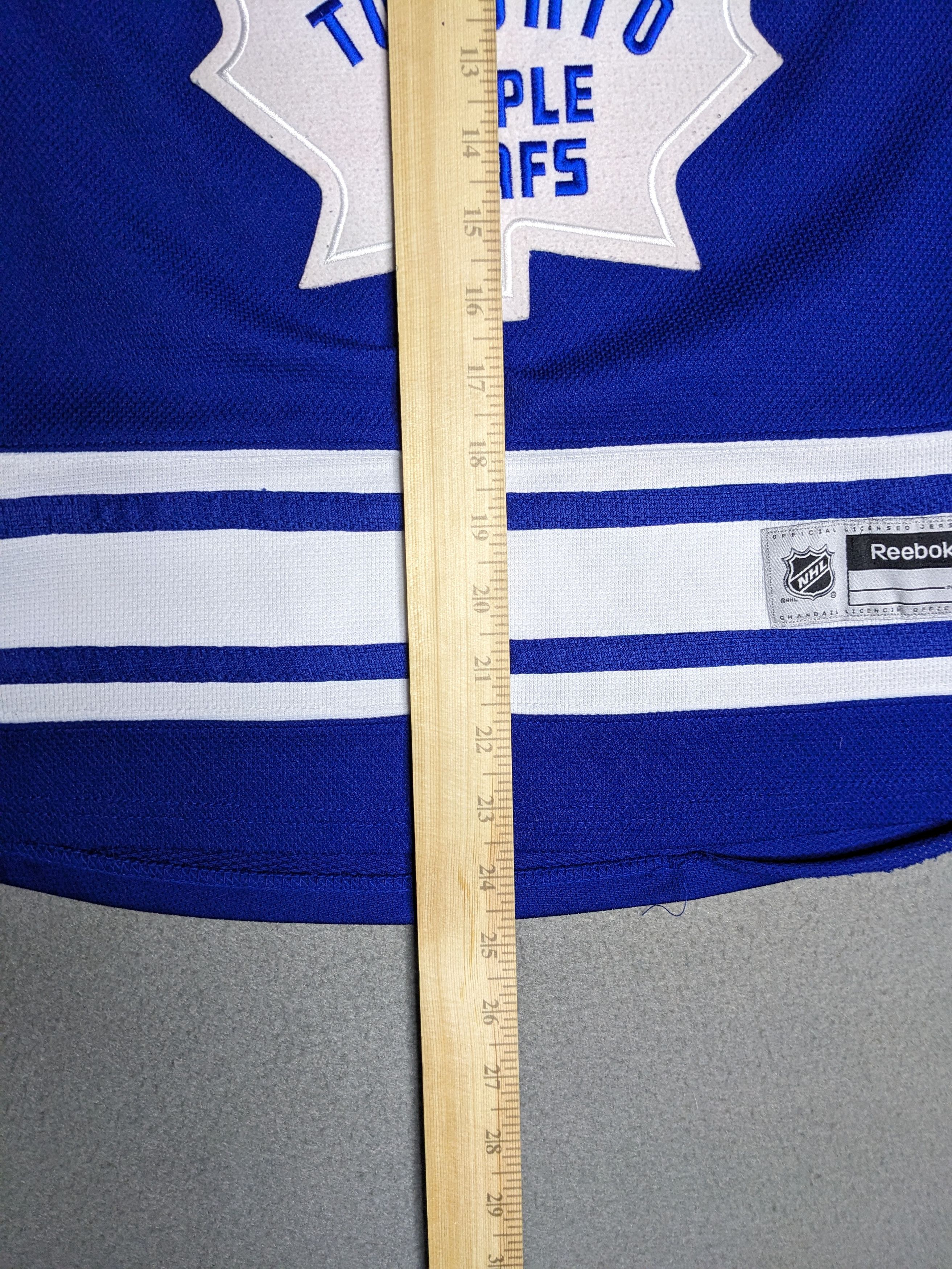 Reebok Reebok Toronto Maple Leafs Jersey WOMANS Size Small 2011 NHL Size US S / EU 44-46 / 1 - 12 Thumbnail
