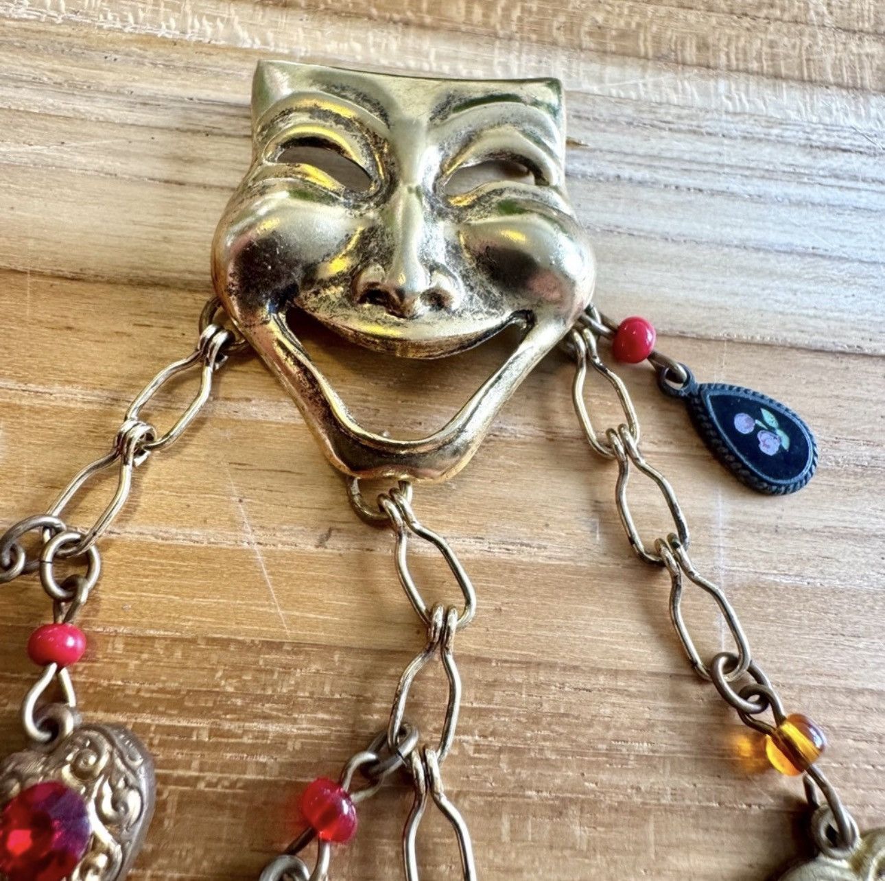Other Rare Vintage Gold Tone Theater Mask Dangle Brooch Pin Size ONE SIZE - 6 Thumbnail