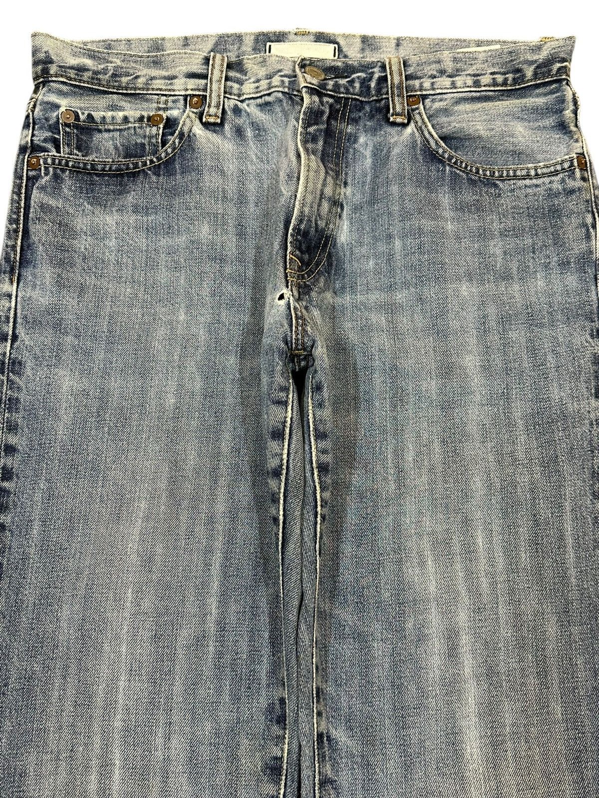 Uniqlo Vintage Japanese Uniqlo Blue Faded Wash Distress Loose Jeans Size US 32 / EU 48 - 3 Thumbnail