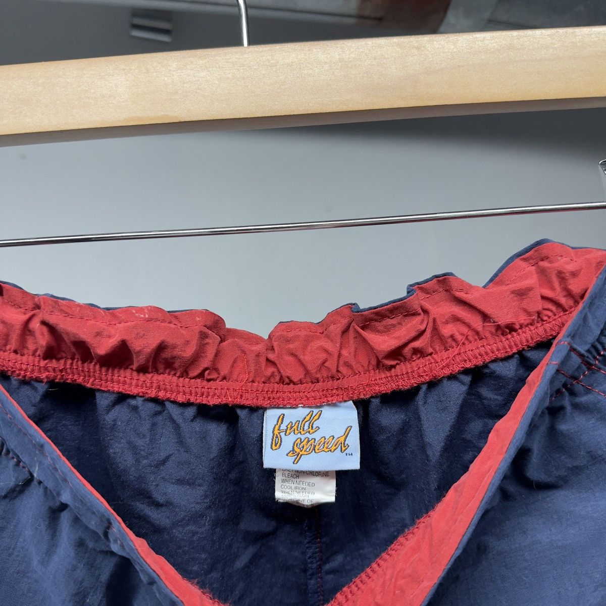 Vintage Vintage Navy Blue Red Nylon Cargo Pants Abercrombie Raimundo Size US 28 / EU 44 - 4 Thumbnail