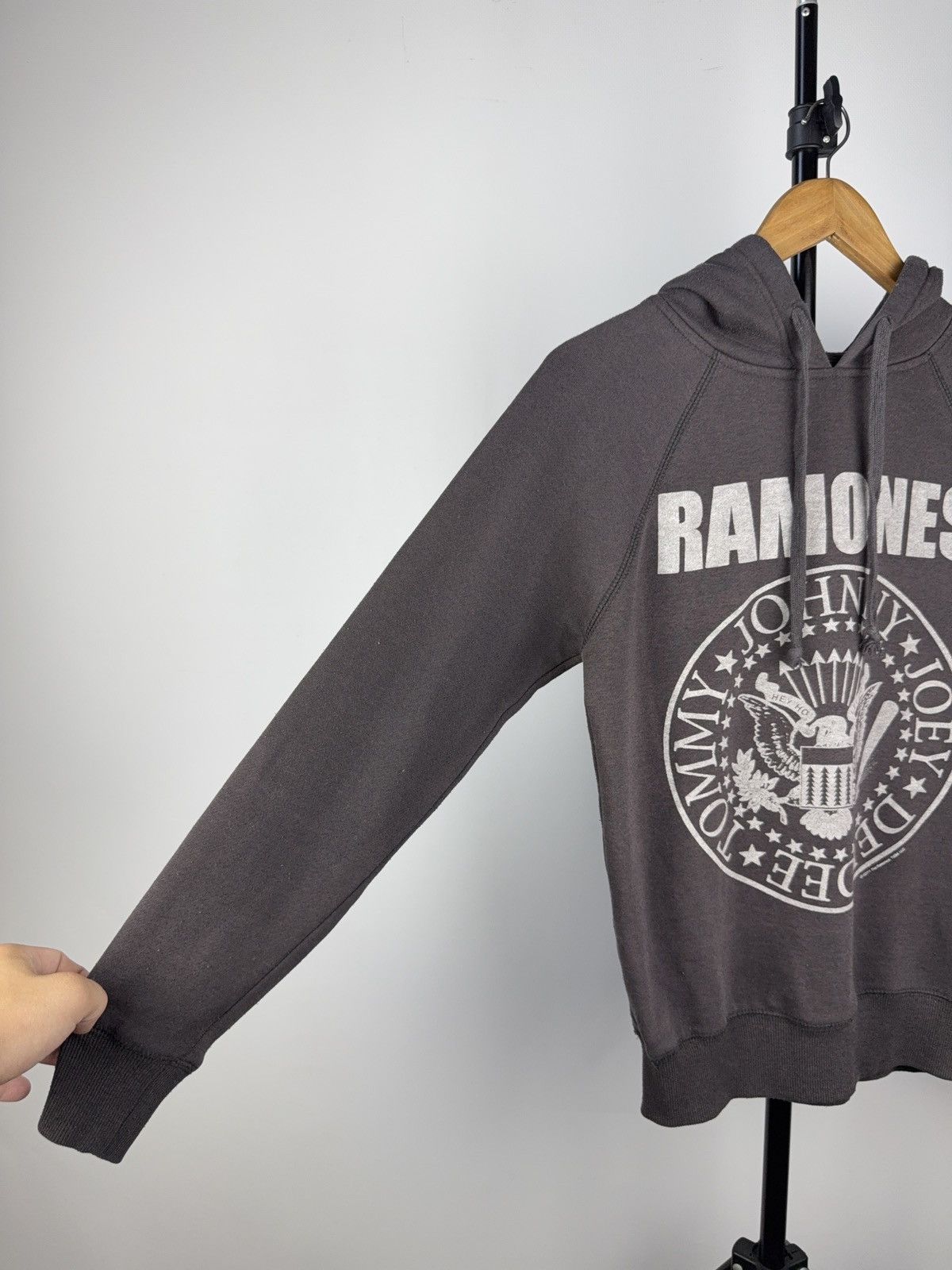 Band Tees Vintage Faded Ramones 2011 Rock Band Hoodie Graphic Print XS Size XS / US 0-2 / IT 36-38 - 4 Thumbnail