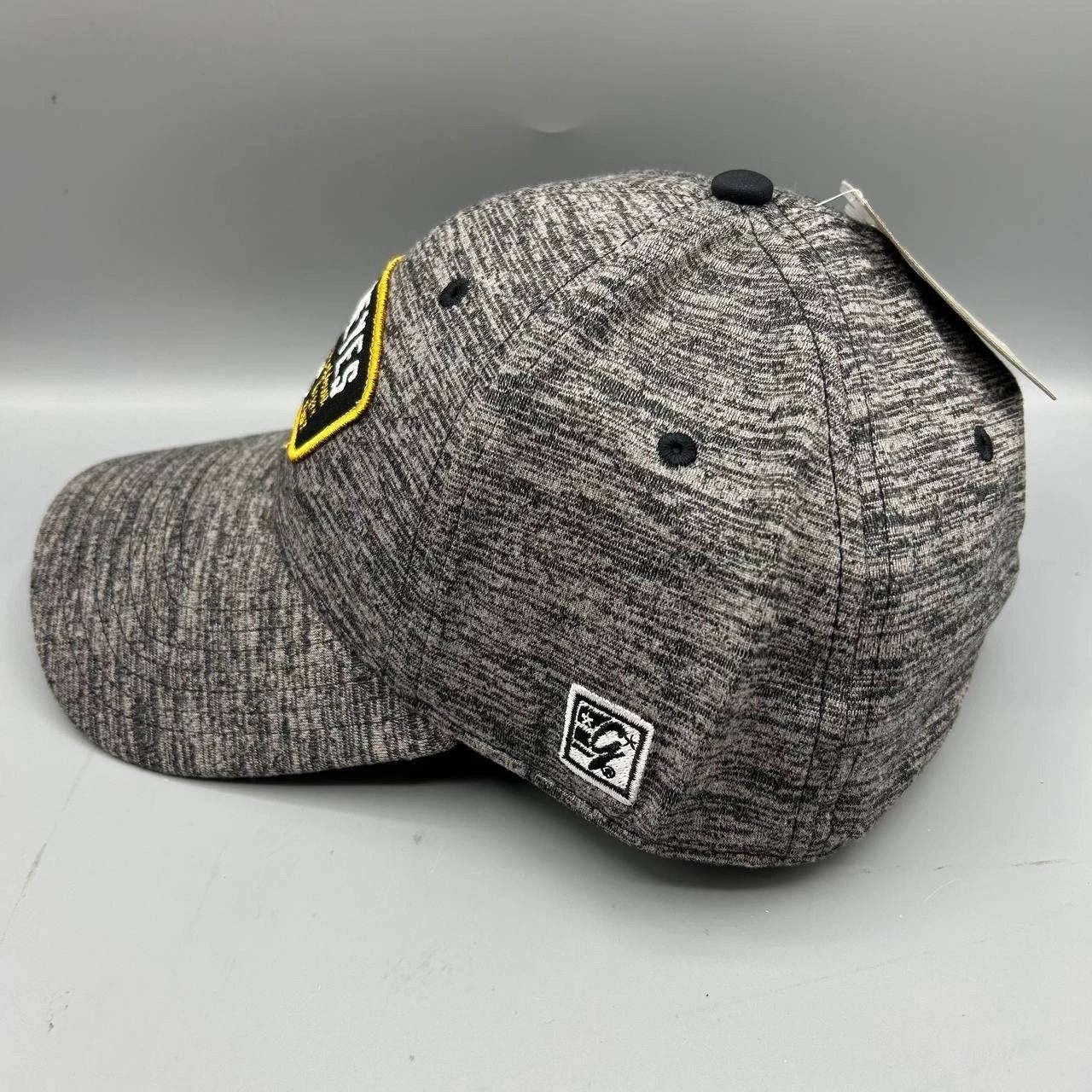 The Game Iowa Hawkeyes NCAA Hat Men Gray L-XL The Game Stretch Fitted Size ONE SIZE - 7 Thumbnail