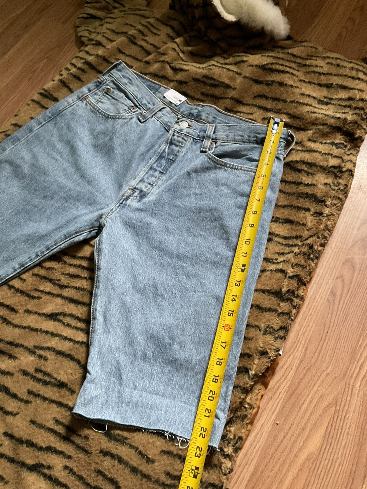Levi's Brand new Levi denim shorts Size US 33 - 1 Thumbnail