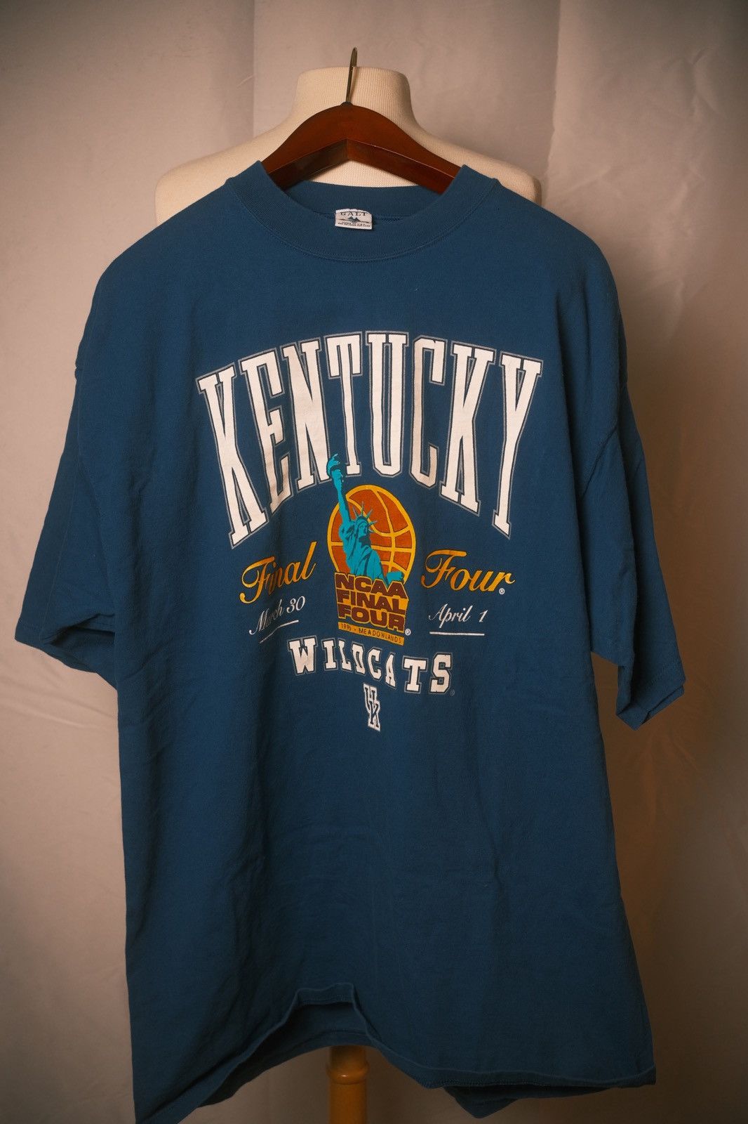Other Vintage Kentucky Wildcats 1996 Final Four Crewneck T-Shirt Size US XL / EU 56 / 4 - 2 Thumbnail